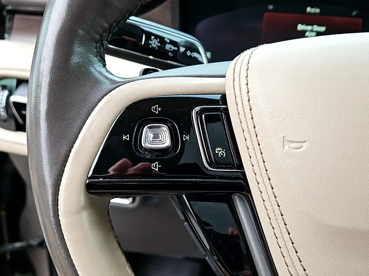 Lincoln Aviator снимка Lincoln Aviator