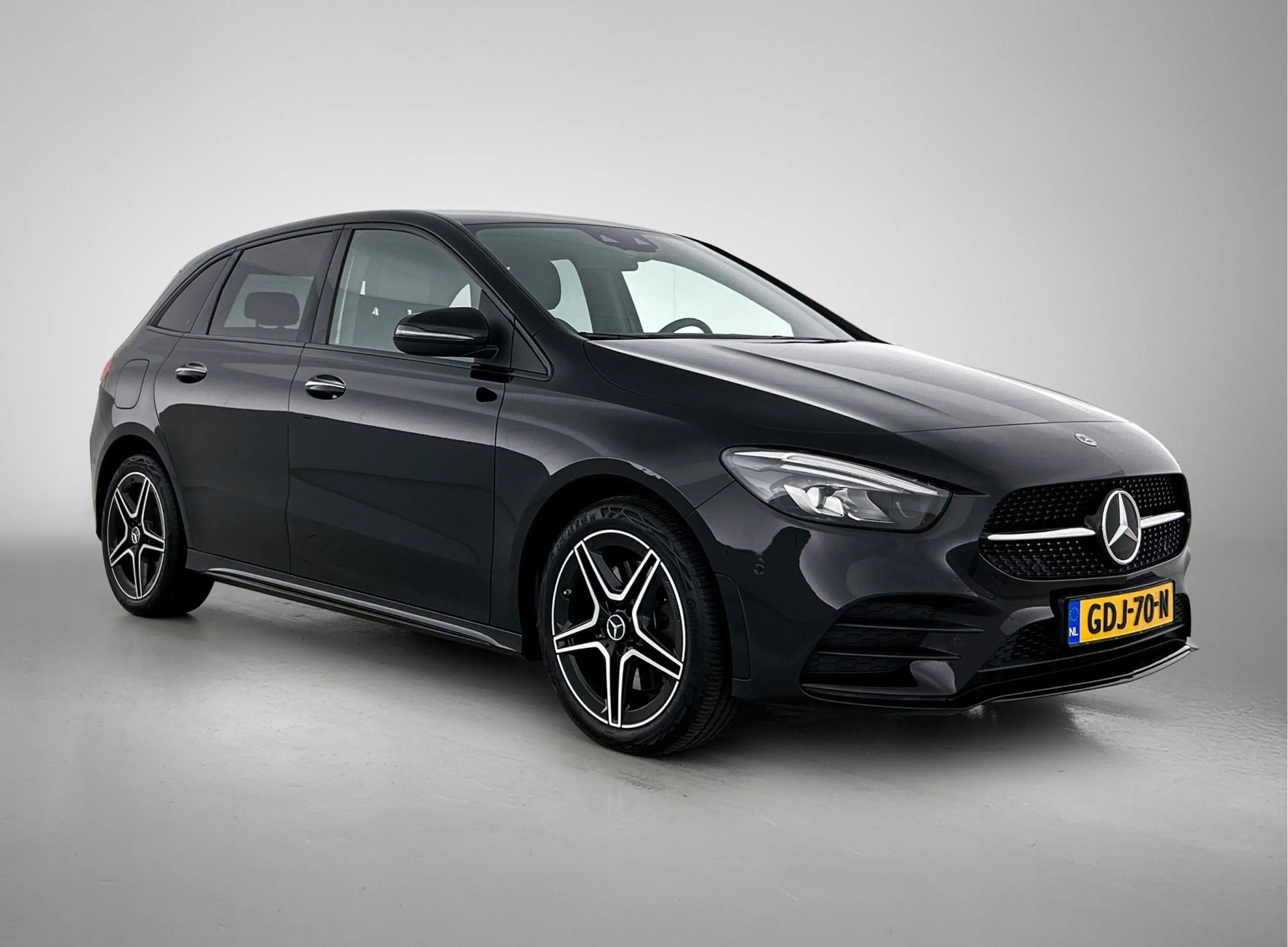 Mercedes-Benz B 250 e AMG Plug-In Hybride LIchtmetalen velgen | naviga — photo 13