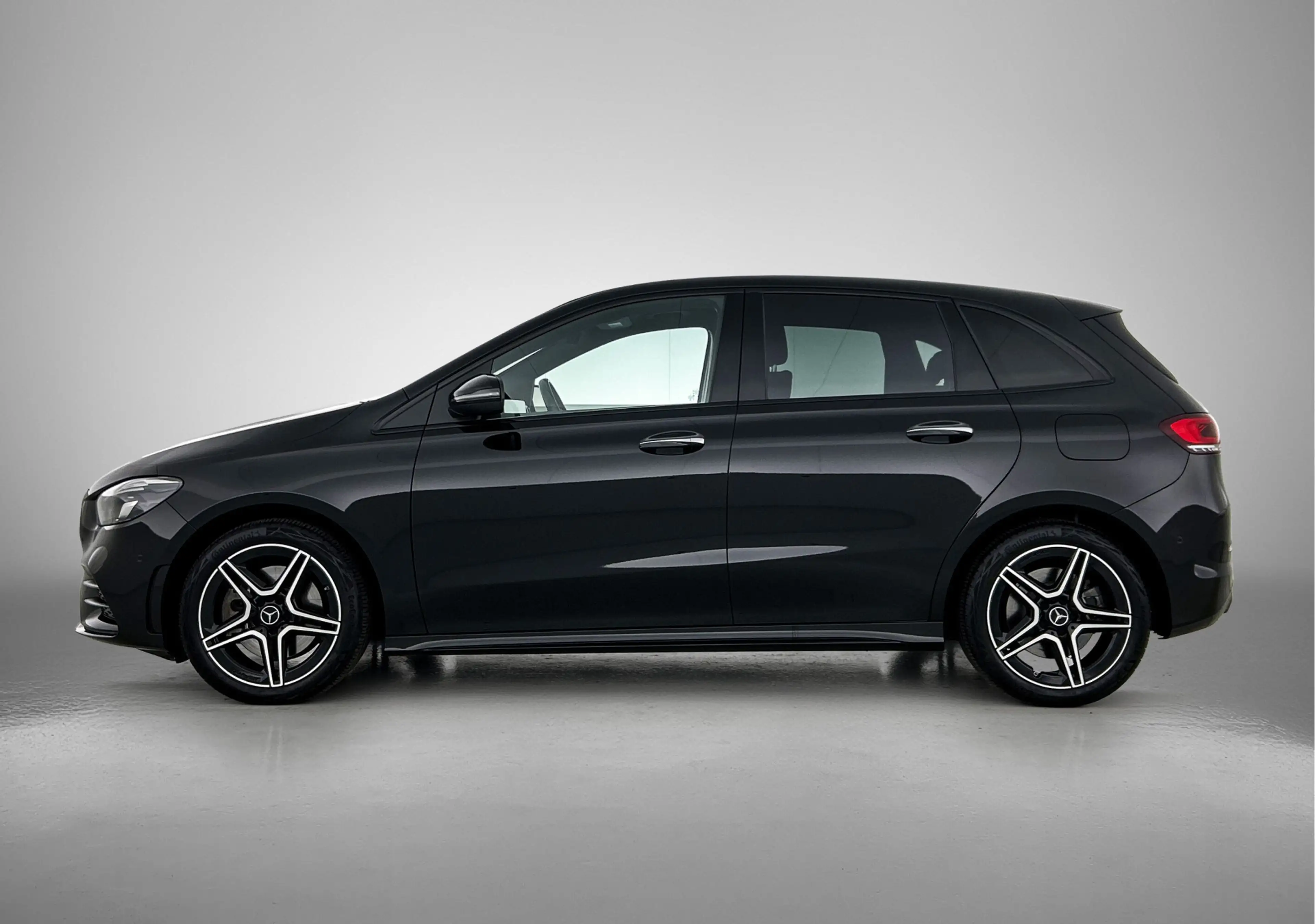 Mercedes-Benz B 250 e AMG Plug-In Hybride LIchtmetalen velgen | naviga — photo 3