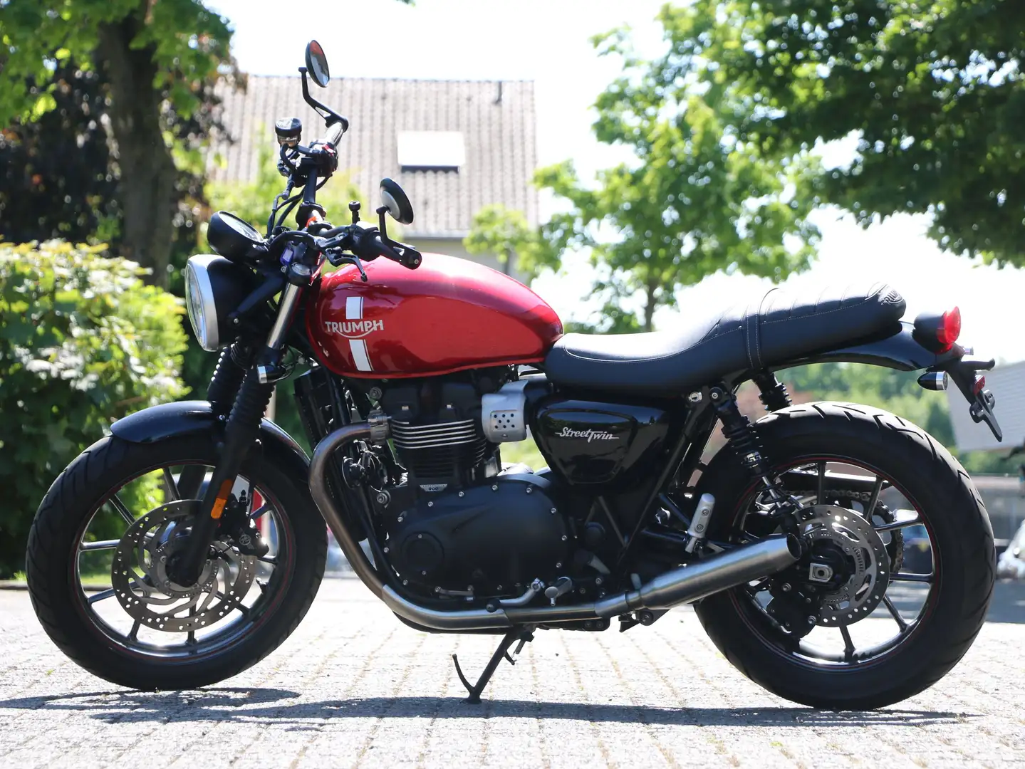 Triumph Street Twin 900 mit Zubehör Roşu - 1