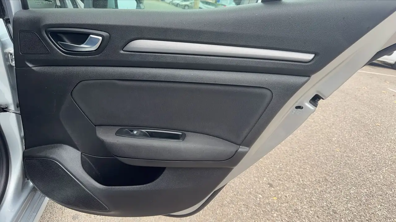 Renault Megane Berline — photo 29