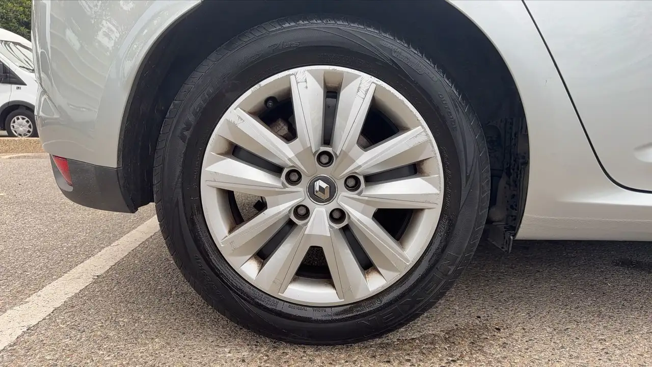 Renault Megane Berline — photo 16