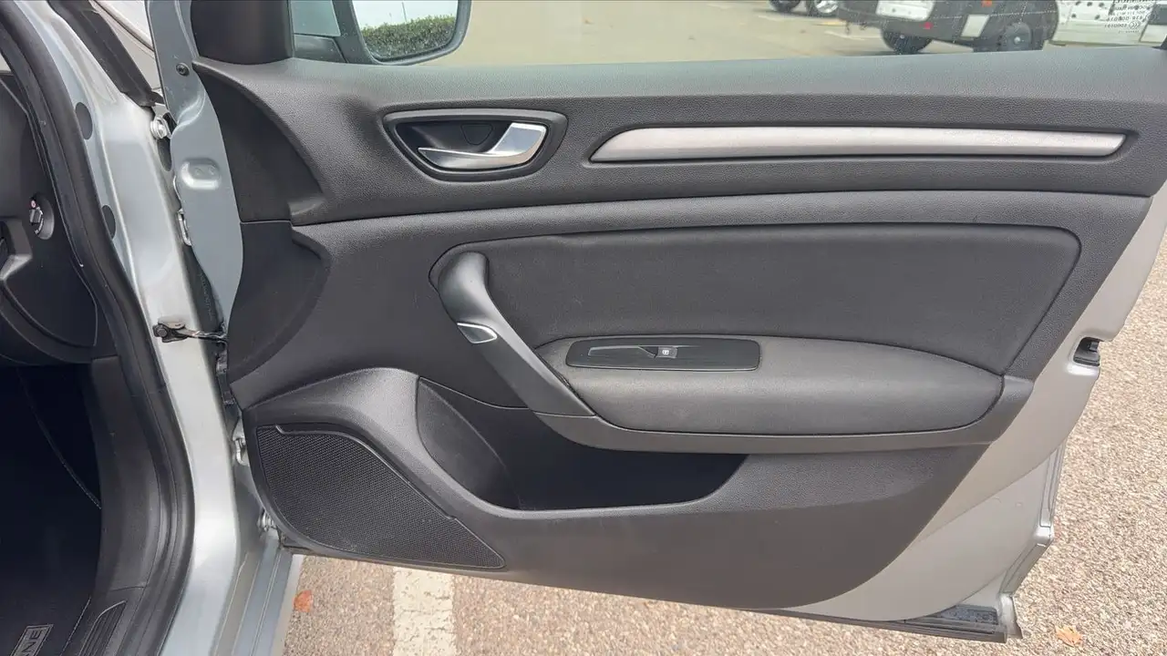Renault Megane Berline — photo 24