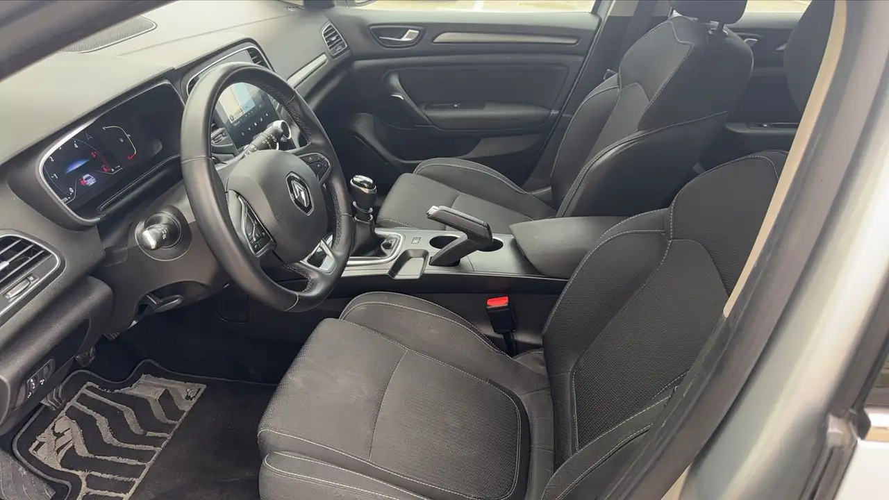Renault Megane Berline — photo 27