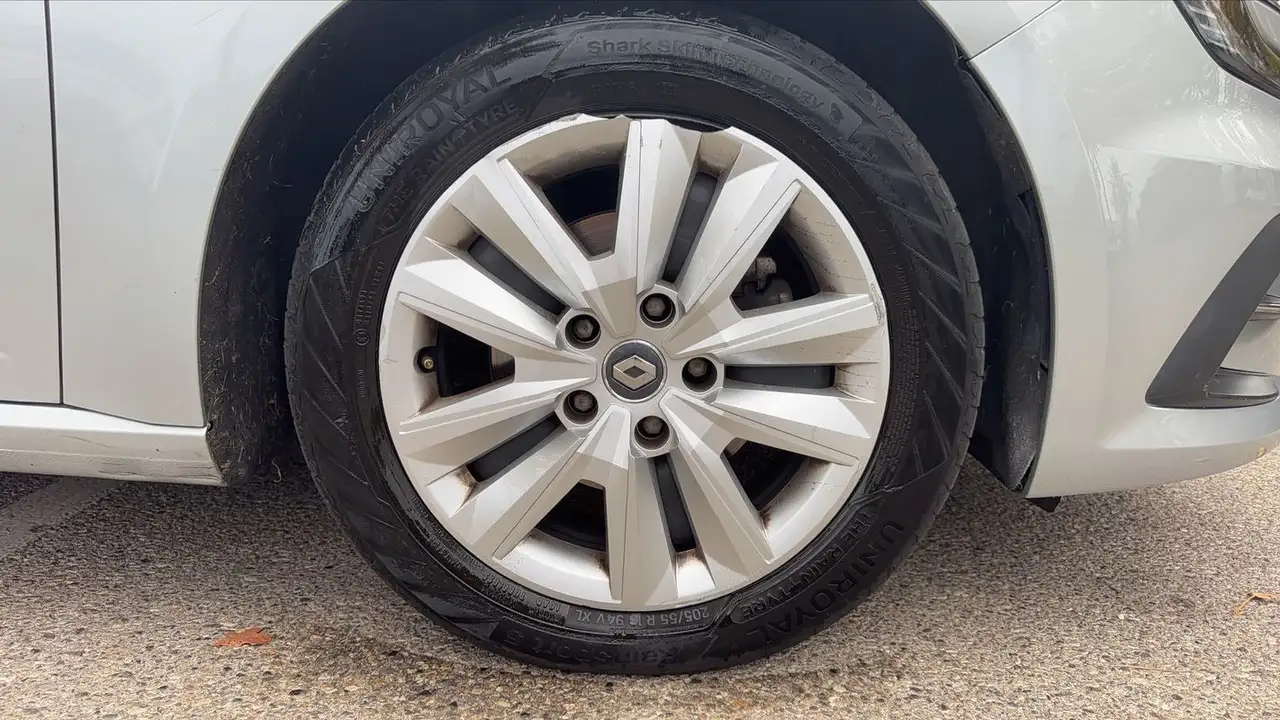 Renault Megane Berline — photo 17