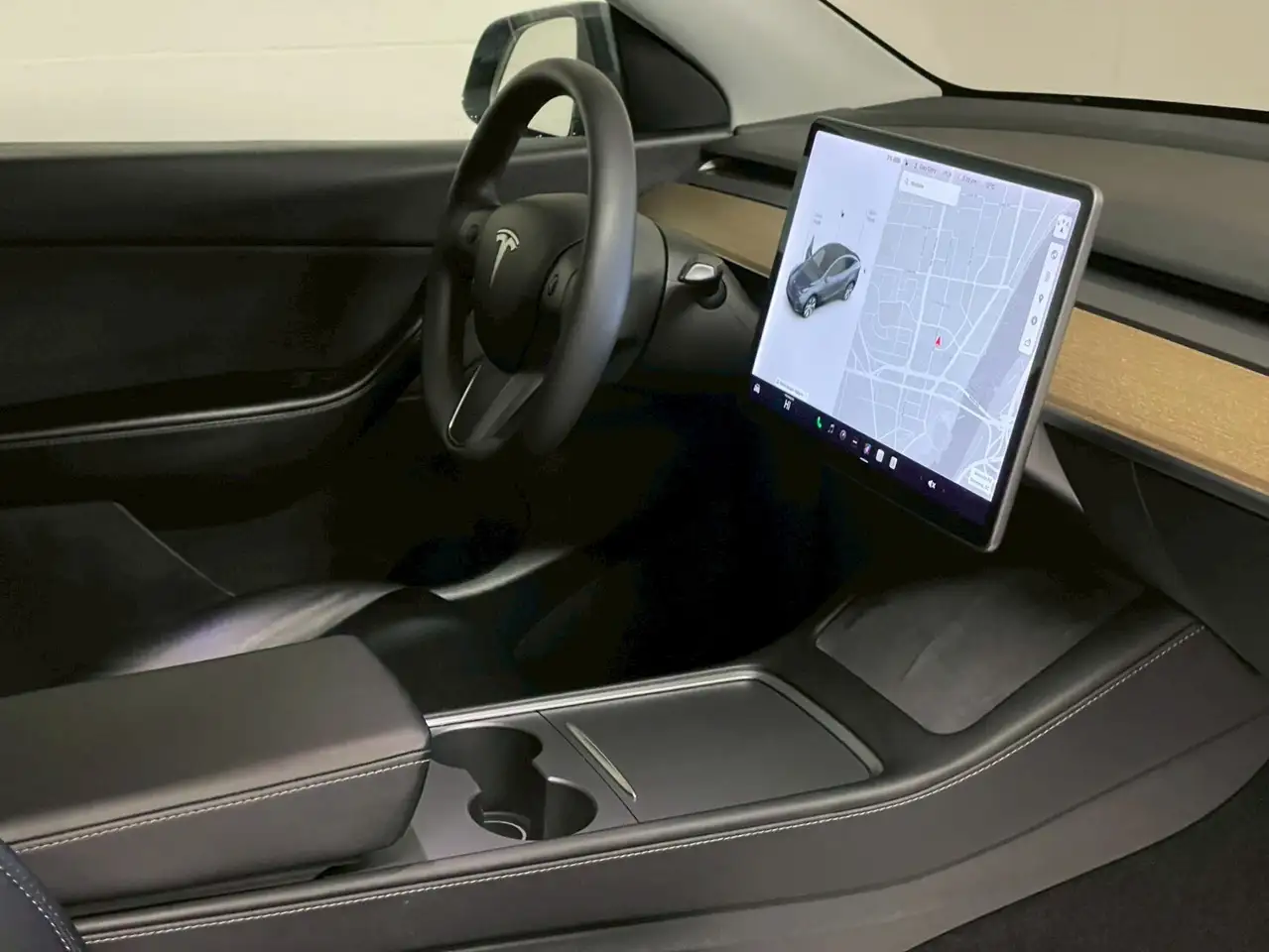 Tesla Model Y снимка Tesla Model Y