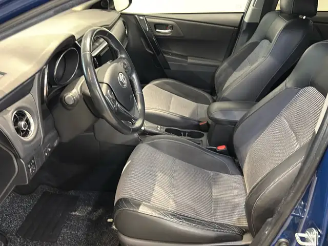 Toyota Auris view 9