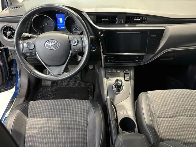 Toyota Auris view 10