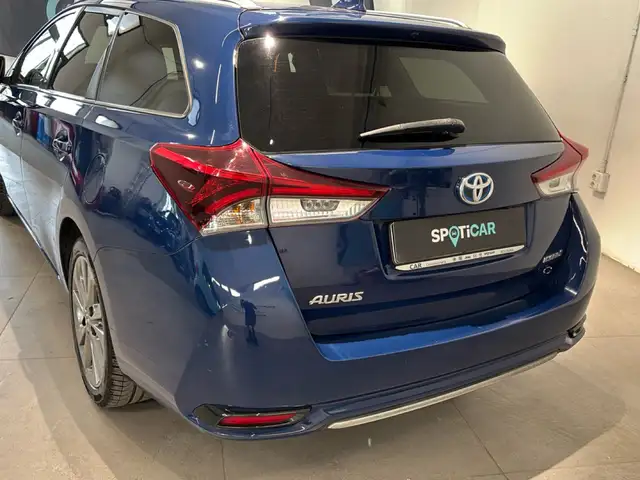 Toyota Auris view 5
