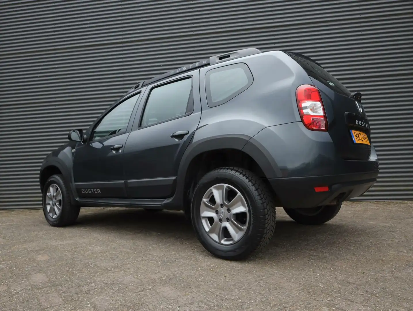 Dacia Duster 1.2 TCe Prestige (Vol-Opties!) 1e eigenaar Gris - 2