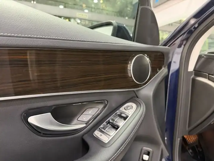 Mercedes-Benz GLC 2022, foto 2