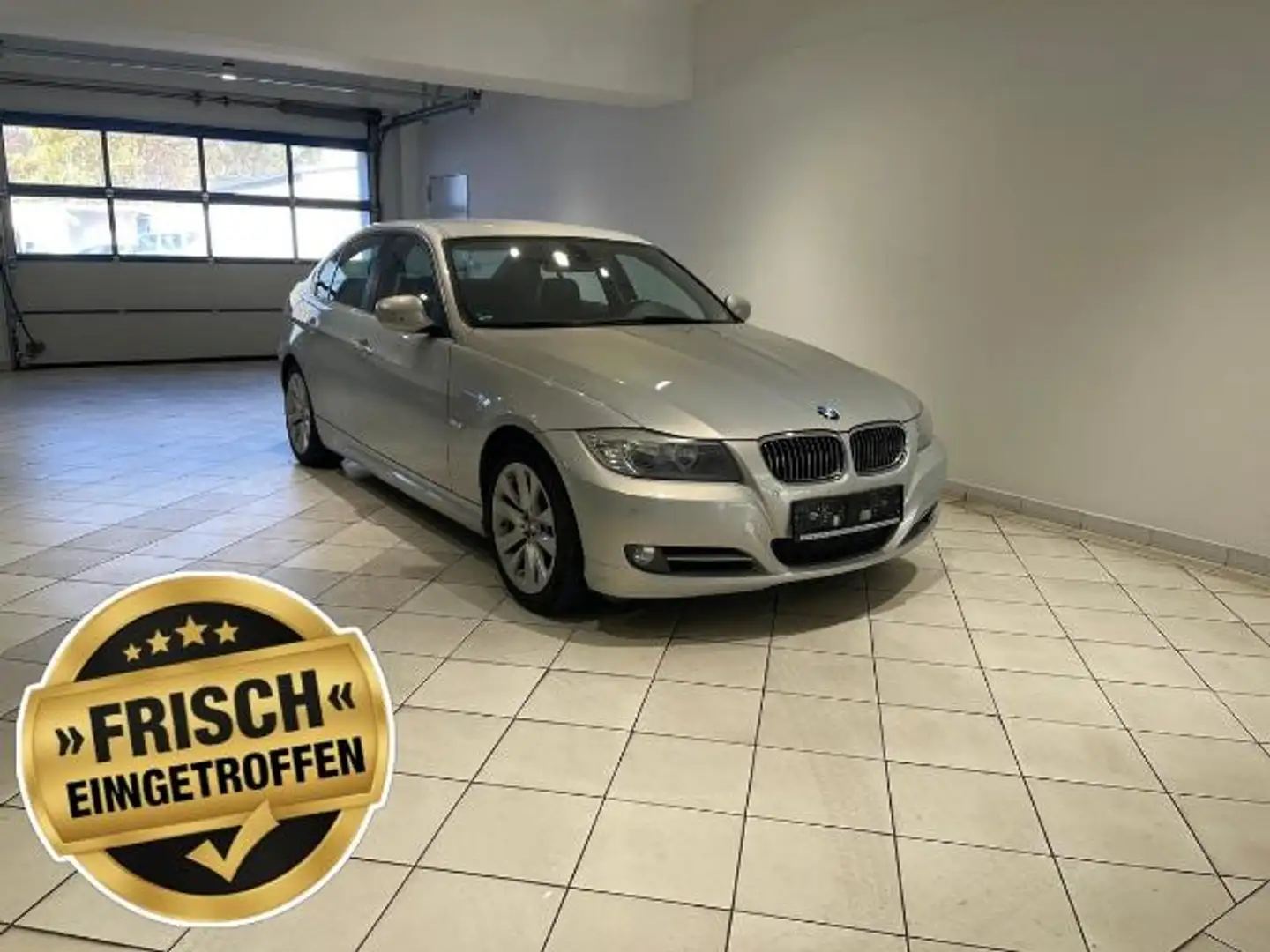 BMW 320 d xDrive Automatik SHZ PDC Leder AHK Grau - 1