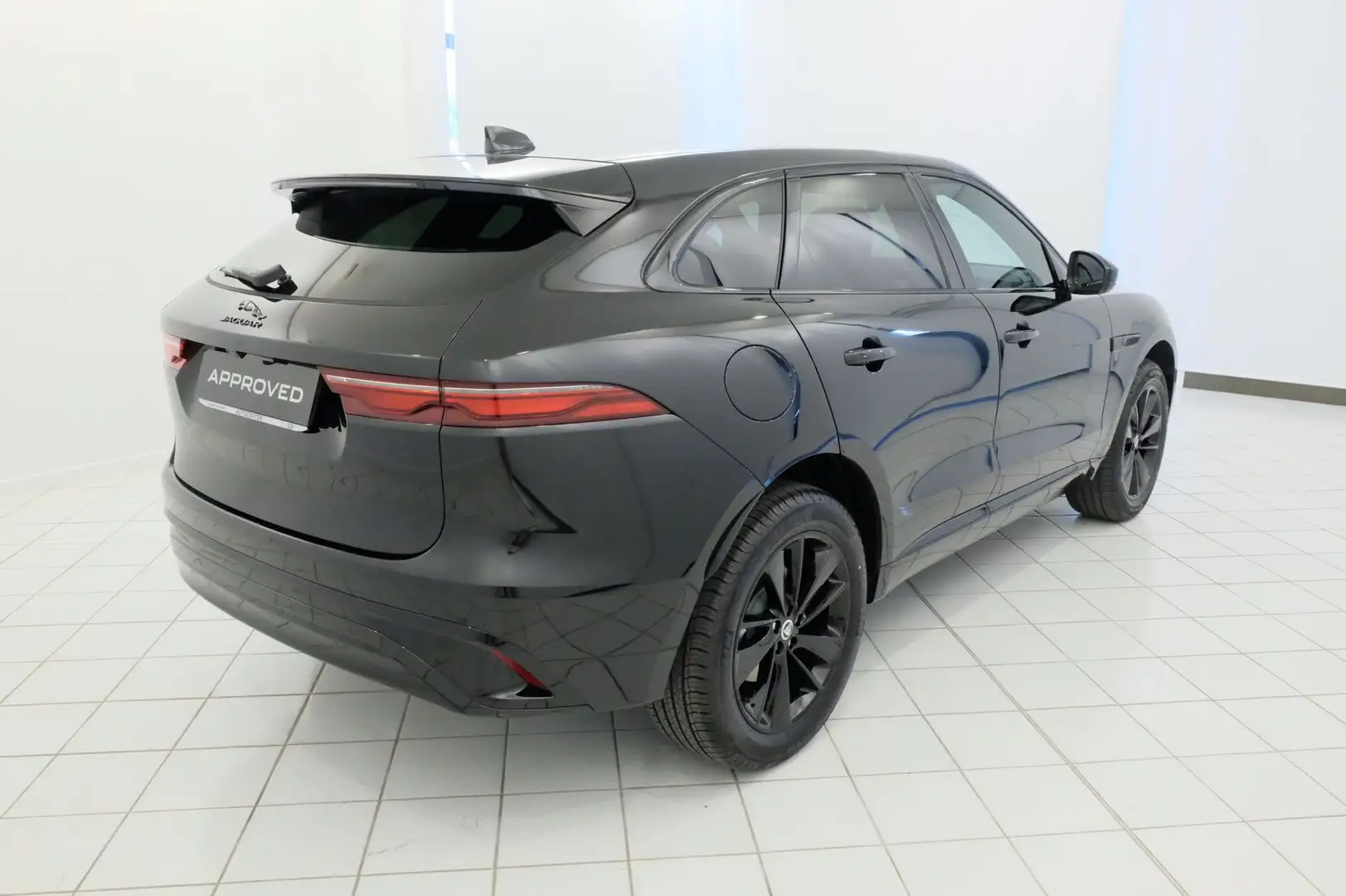 Jaguar F-Pace 2.0 D 163 CV AWD aut. R-Dynamic S Nero - 2