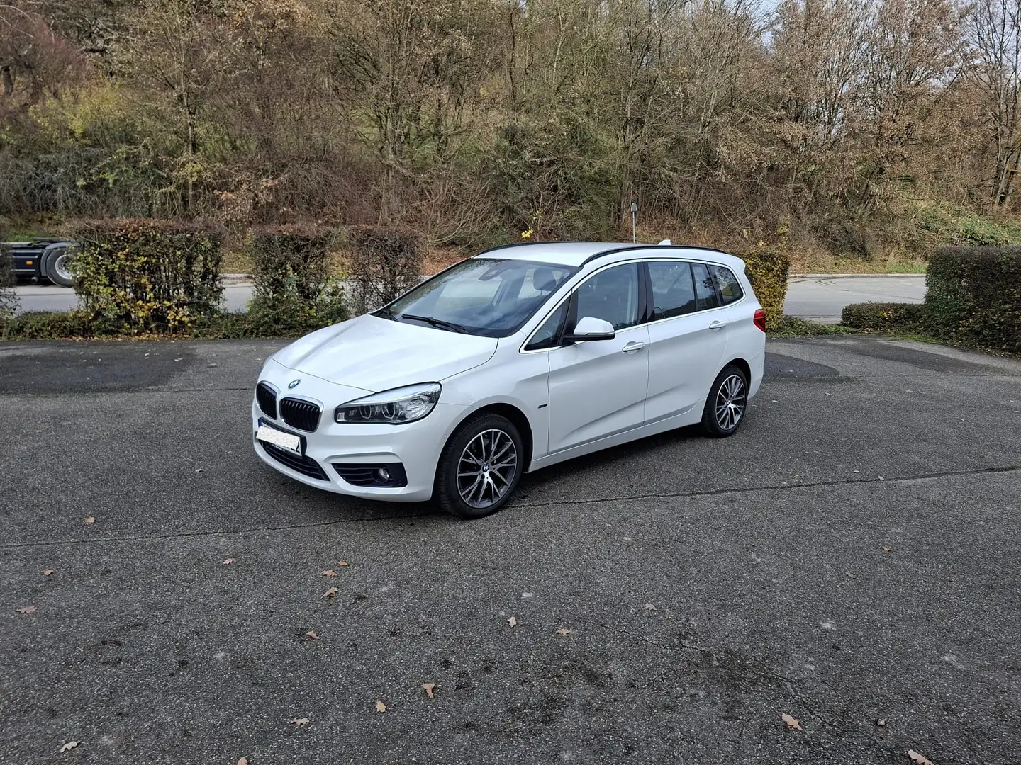BMW 220 220d Gran Tourer Aut. Sport Line Weiß - 1