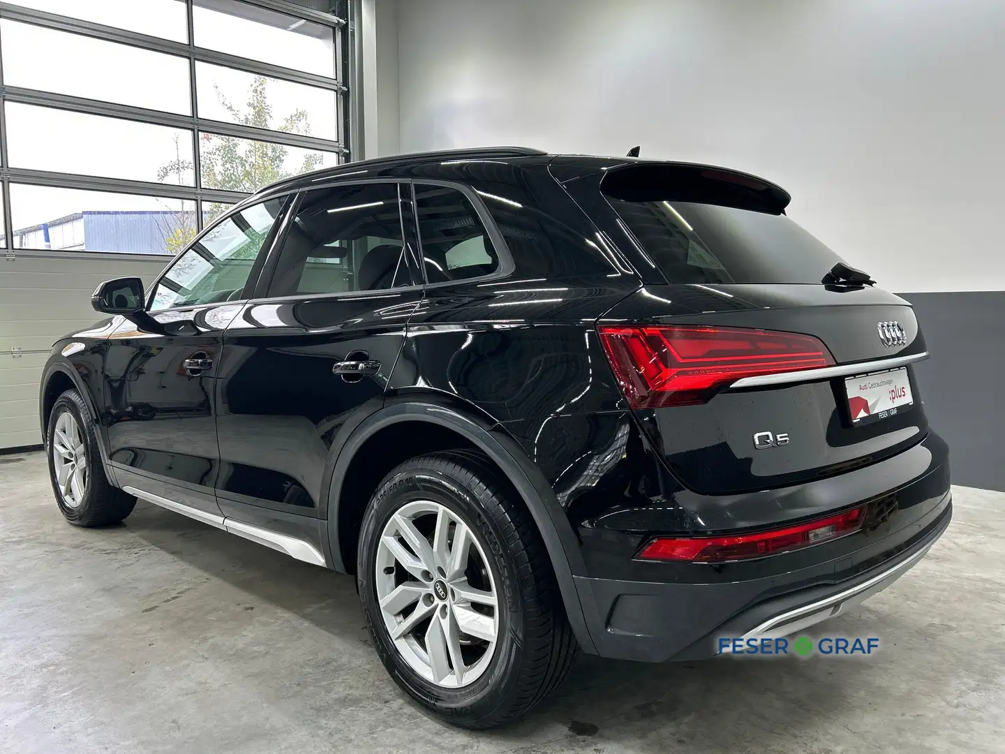 Audi Q5 advanced 40 TDI quattro Navi Virtual SHZ Schwarz - 2