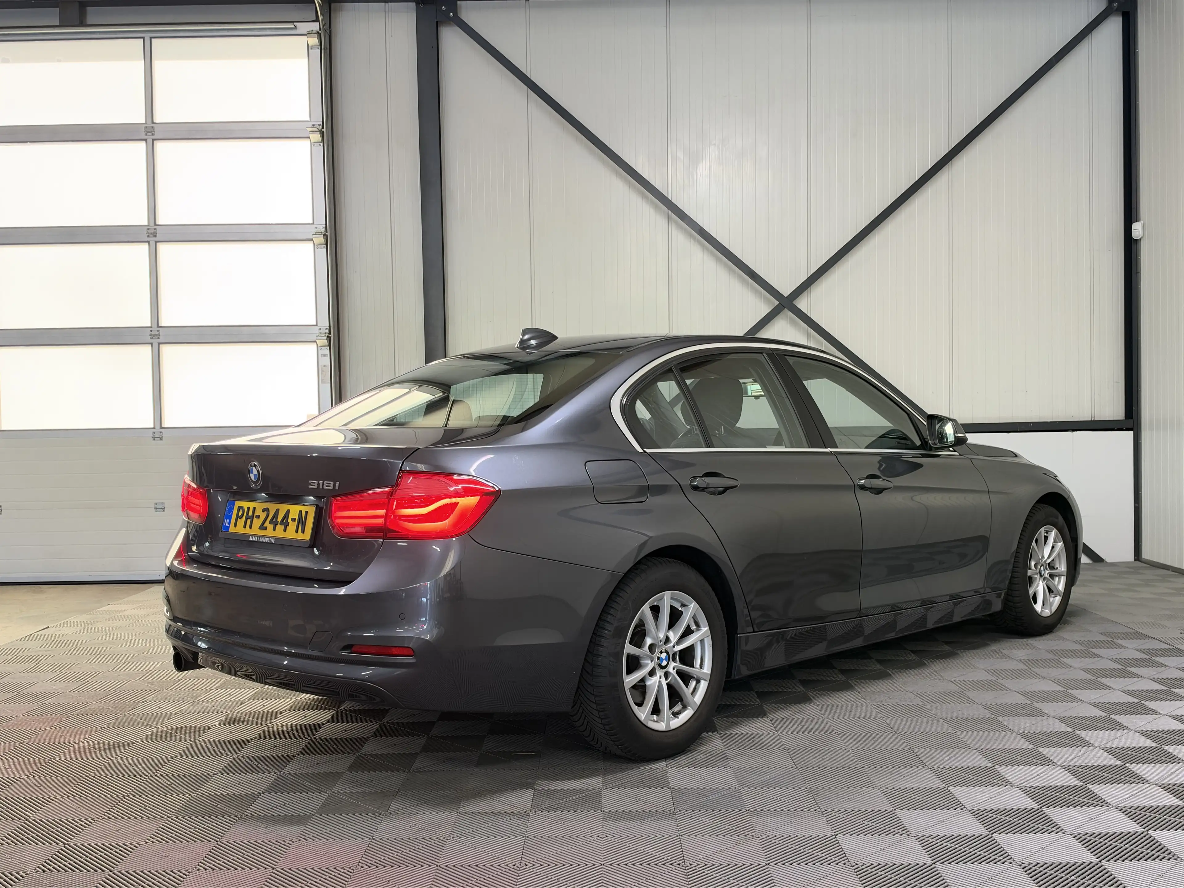 BMW 318 3-serie 318i Aut Sedan | Executive | Navi | Led — photo 2