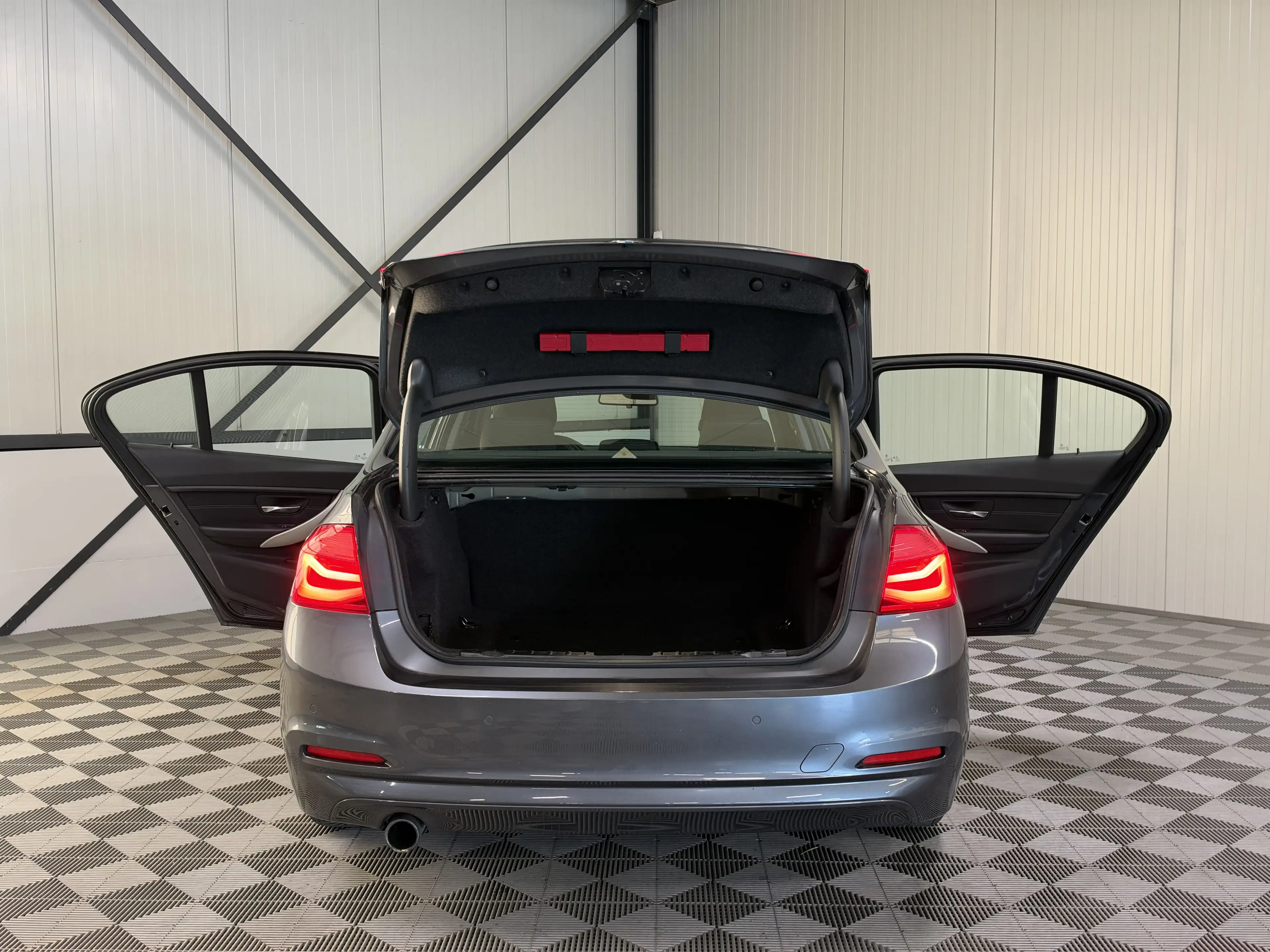 BMW 318 3-serie 318i Aut Sedan | Executive | Navi | Led — photo 6