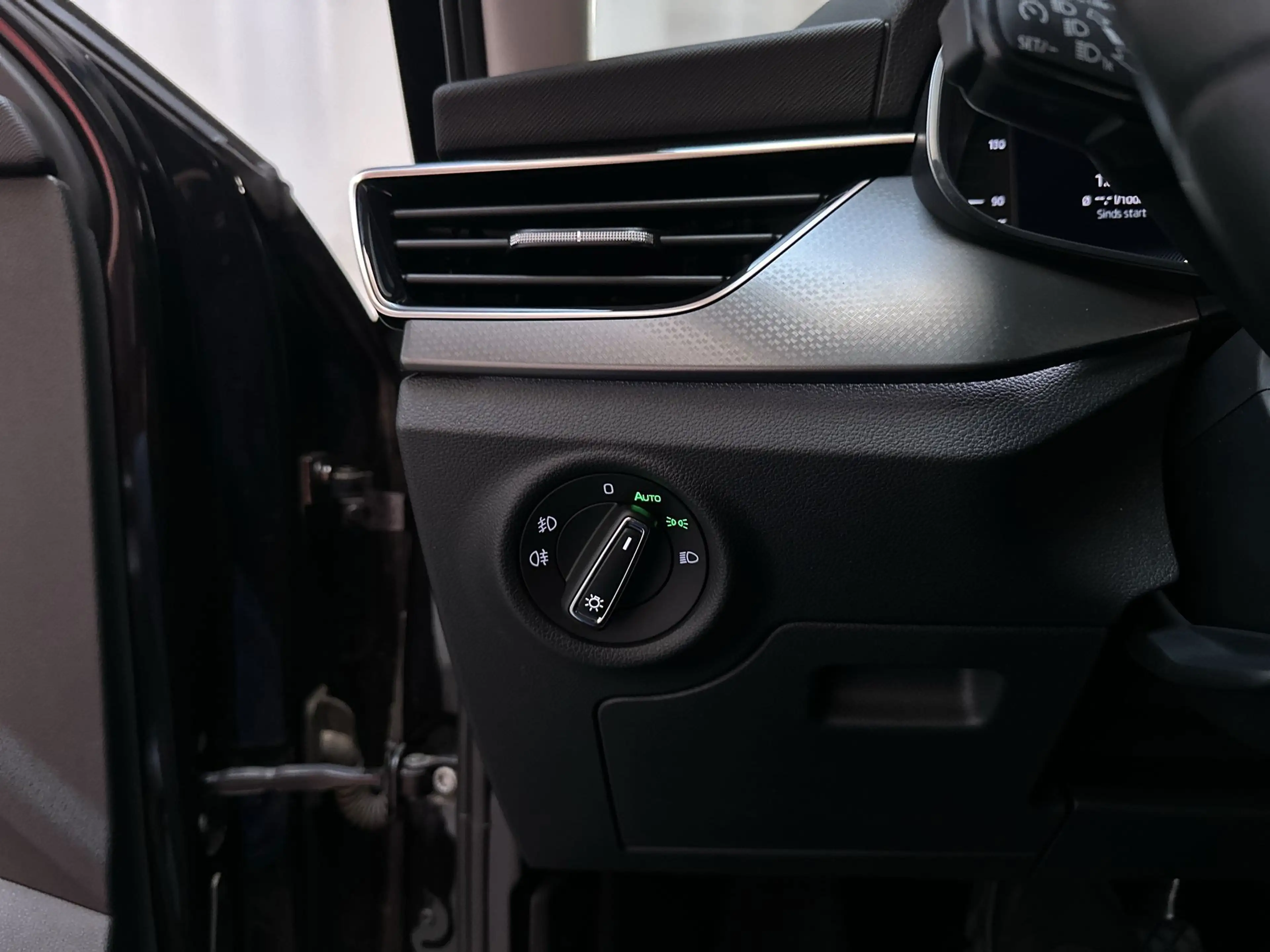 Skoda Kamiq 1.0 TSI 110pk DSG Business Edition LED Virtual Coc — photo 25