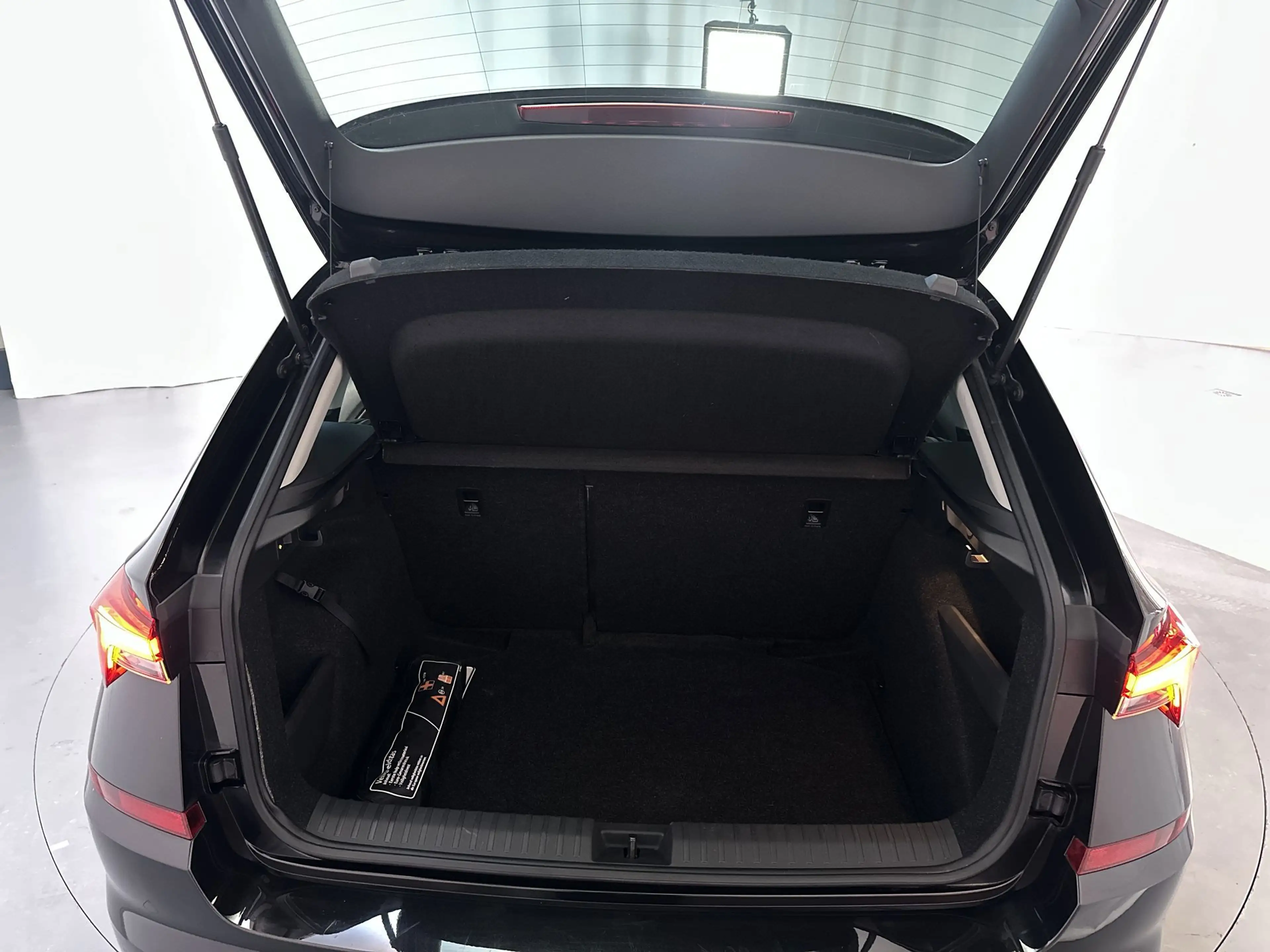 Skoda Kamiq 1.0 TSI 110pk DSG Business Edition LED Virtual Coc — photo 17