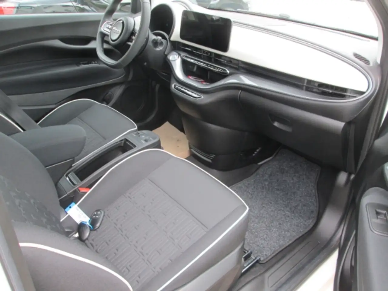 Fiat 500 E 118 PS Kamera DAB Android Apple CarPlay, миниатюра 9