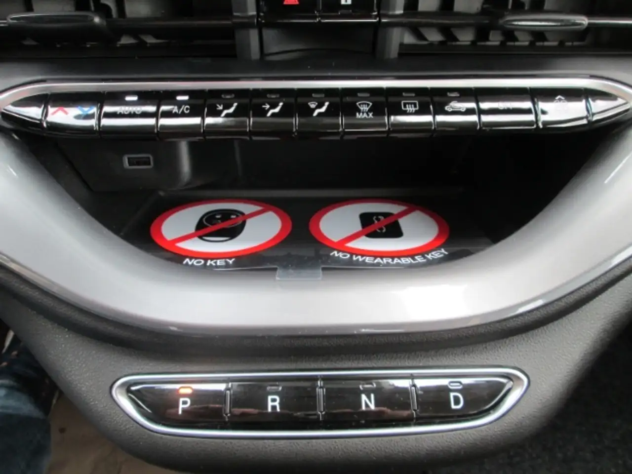 Fiat 500 E 118 PS Kamera DAB Android Apple CarPlay, миниатюра 16