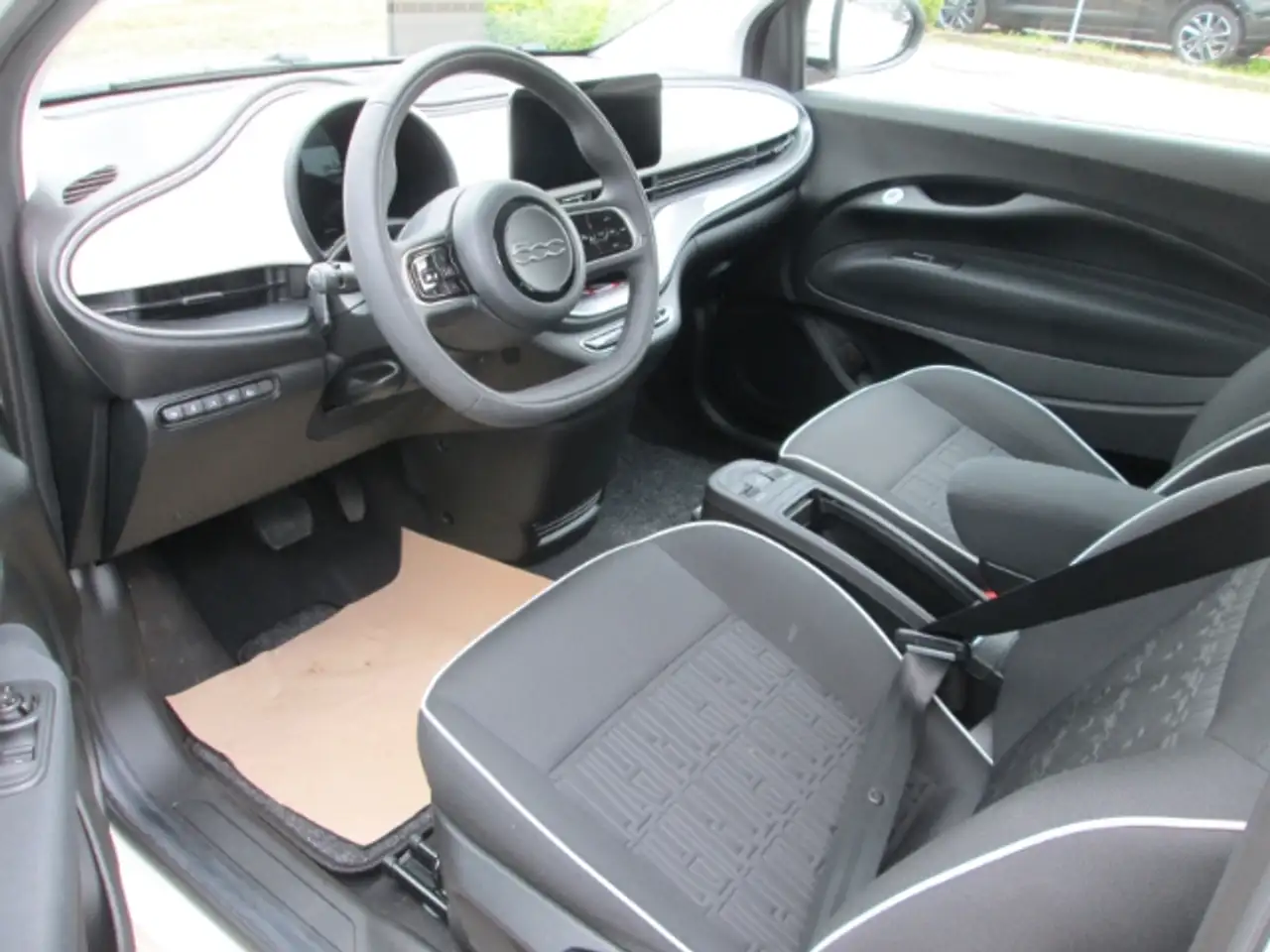 Fiat 500 E 118 PS Kamera DAB Android Apple CarPlay, миниатюра 10