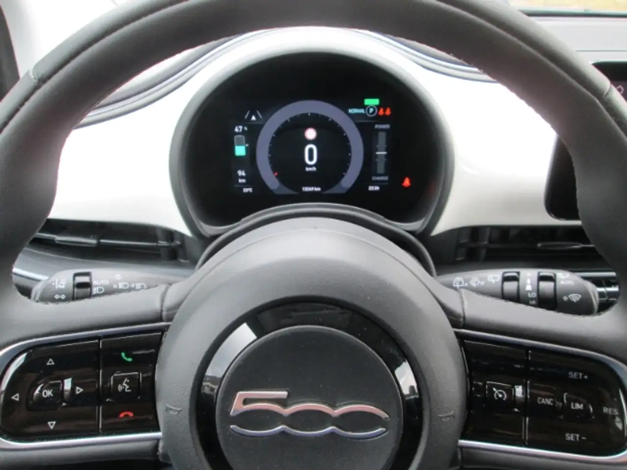 Fiat 500 E 118 PS Kamera DAB Android Apple CarPlay, миниатюра 11