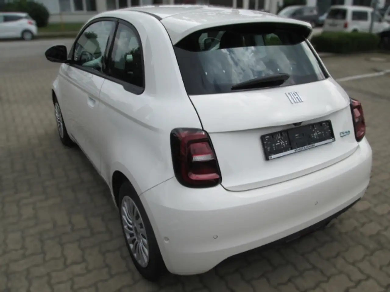 Fiat 500 E 118 PS Kamera DAB Android Apple CarPlay, миниатюра 5