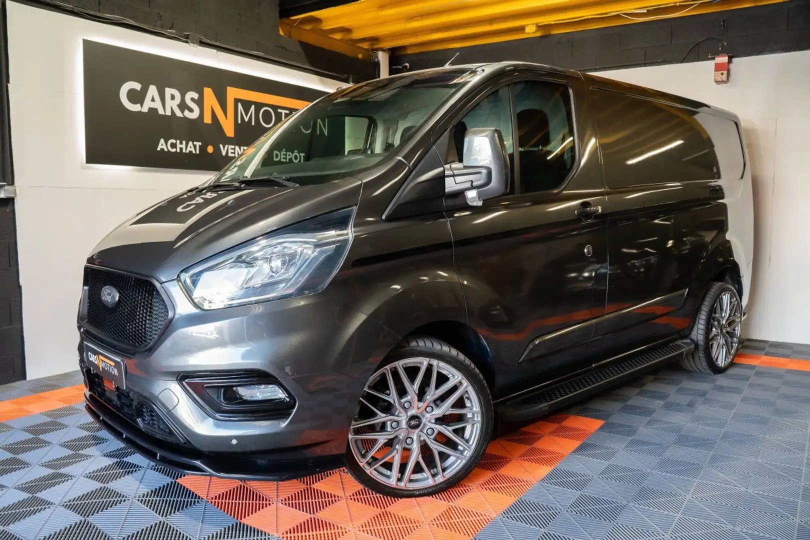 Ford Transit Custom L1H1 Limited 2.0L 130ch BVA / Stage 170ch - 1ere main / Film PPF / Jantes 20 ... Gris - 1