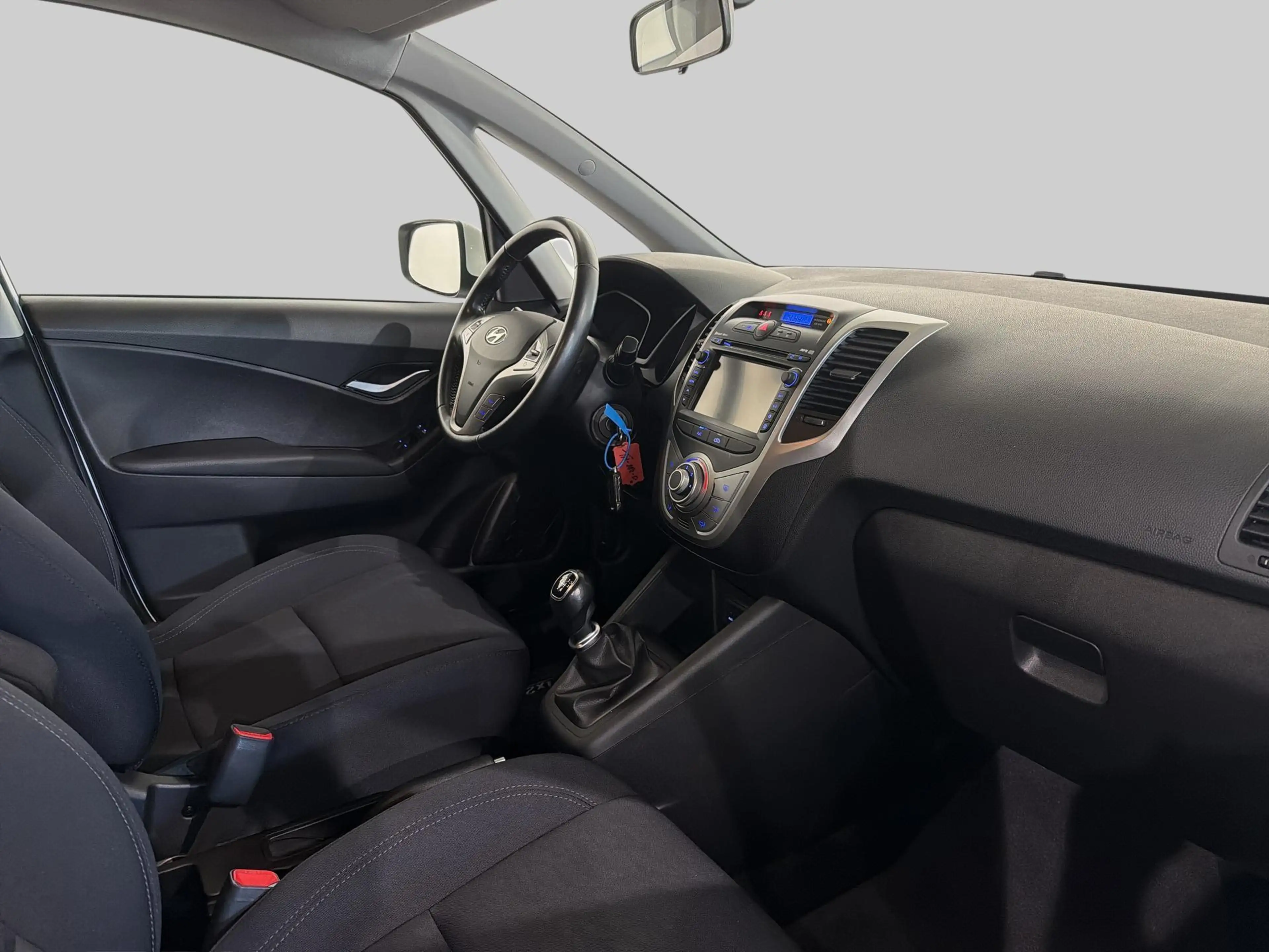 Hyundai iX20 1.4i Go! 2018 — photo 13