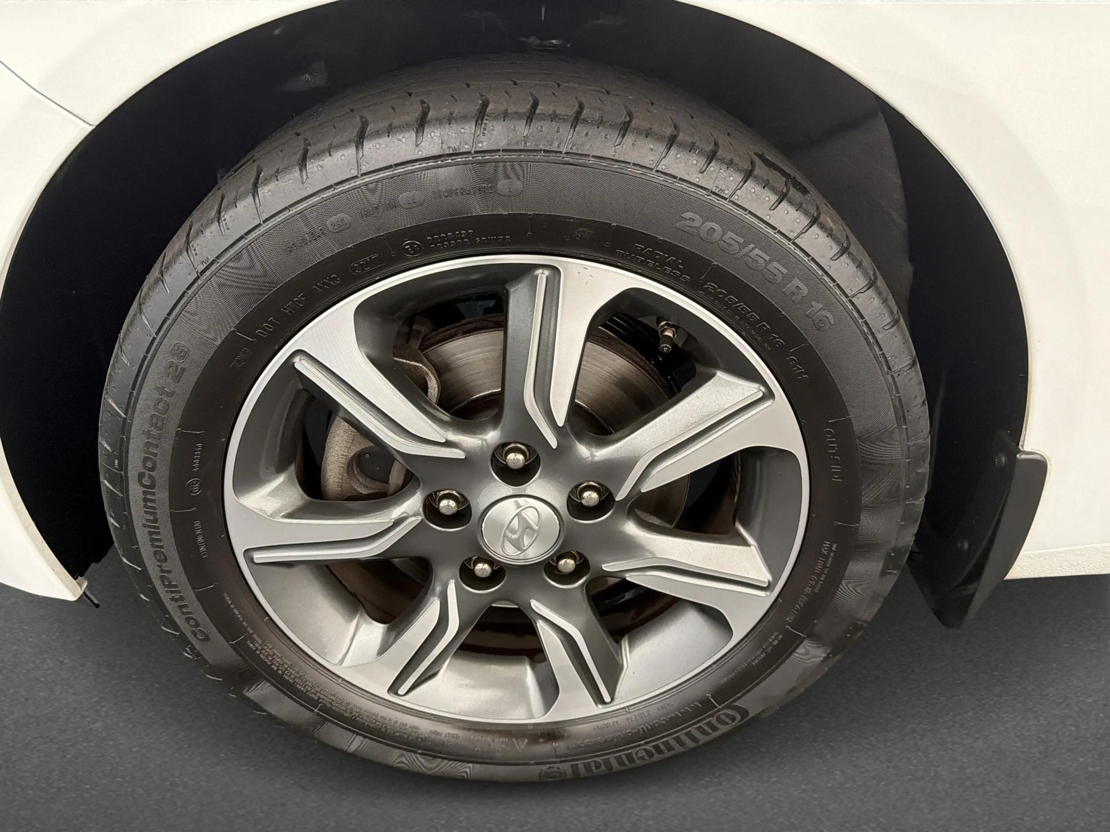 Hyundai iX20 1.4i Go! 2018 — photo 11