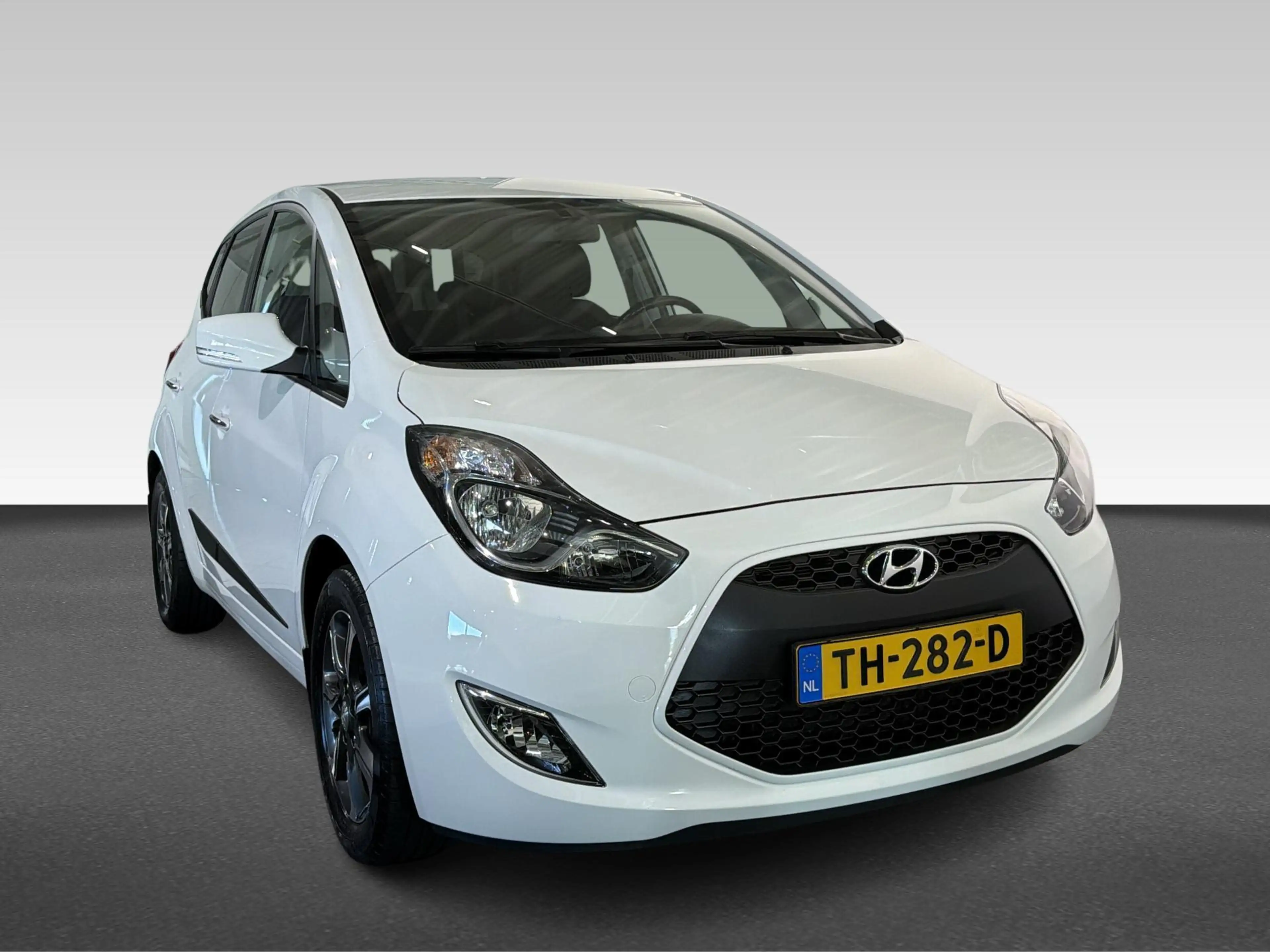 Hyundai iX20 1.4i Go! 2018 — photo 8