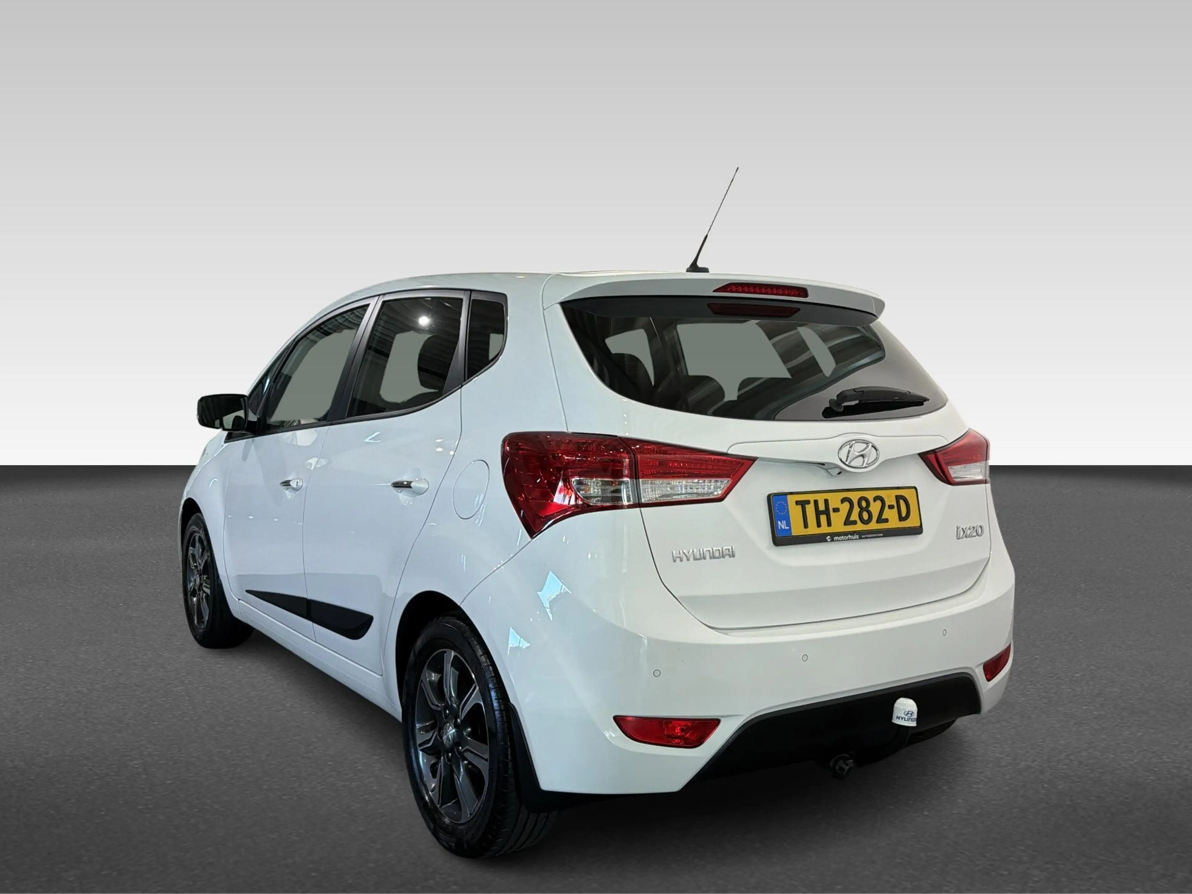 Hyundai iX20 1.4i Go! 2018 — photo 3