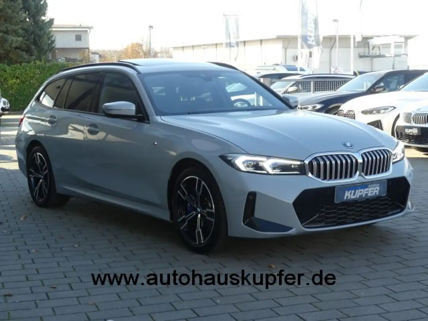 BMW 330 e Tour M Sport AHK°AdLED°Pano°HIFI°el.Sitz+M Gris - 2