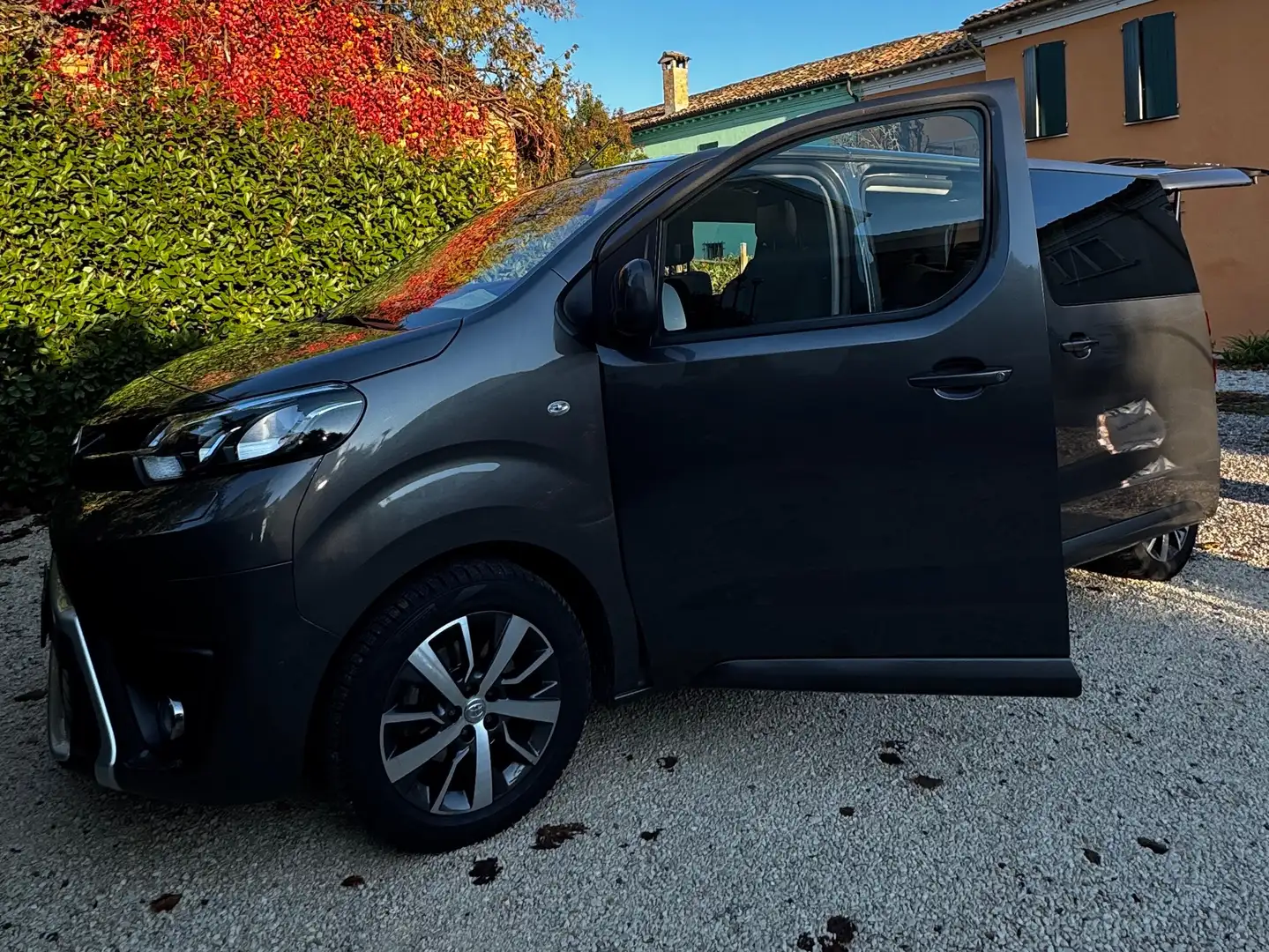 Toyota Proace Diesel 2.0 144cv Grigio - 1
