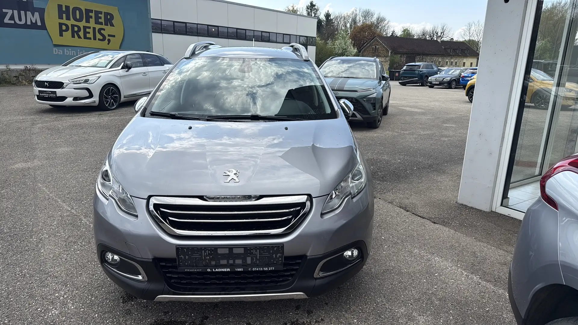 Peugeot 2008 Allure 1,6 e-HDi 92 FAP Grau - 2