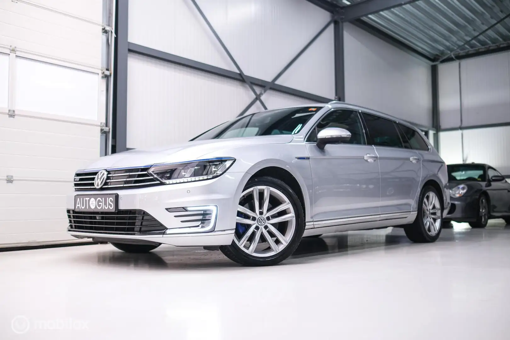 Volkswagen Passat Variant 1.4 TSI GTE Highline | Virtual cockpit | Panoramad Grijs - 1