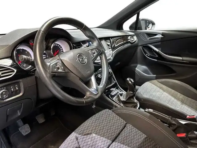 Opel Astra view 11