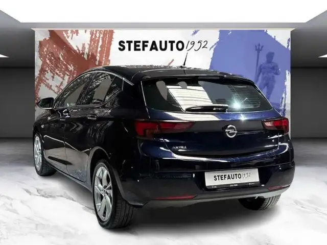 Opel Astra view 5