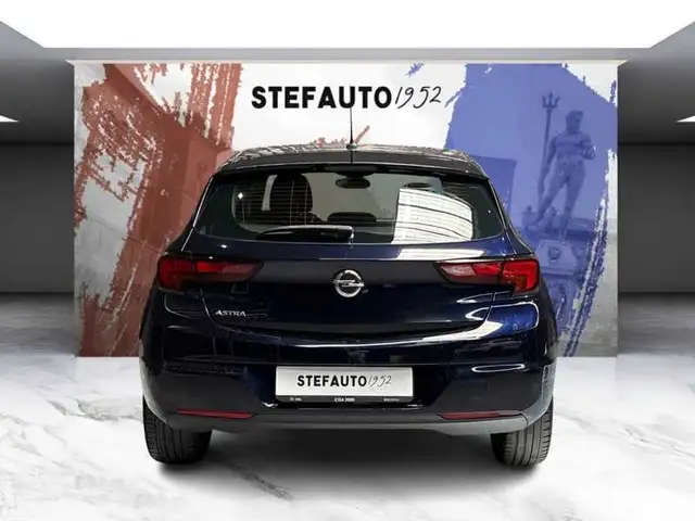 Opel Astra view 6