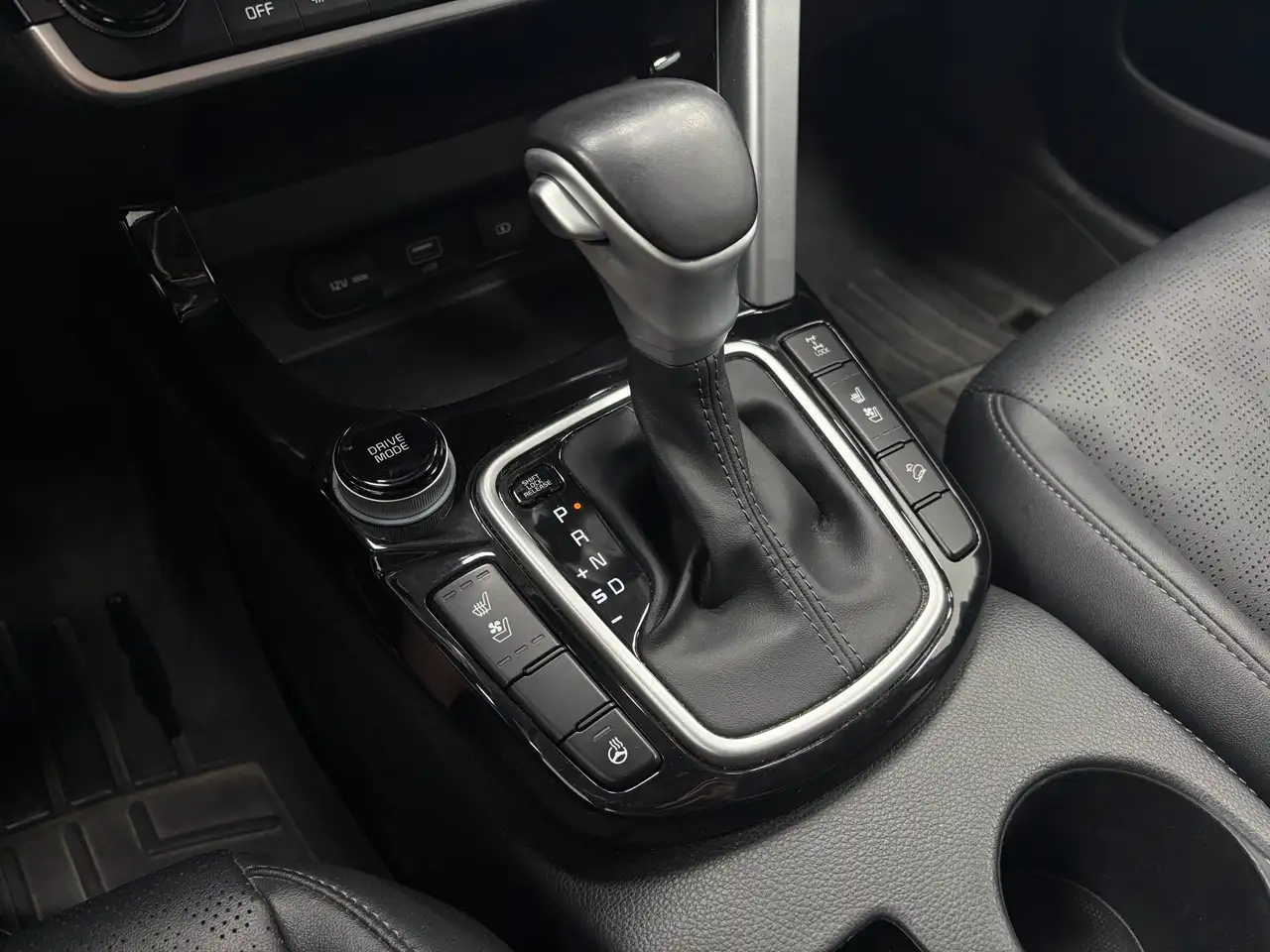 Kia Seltos снимка Kia Seltos