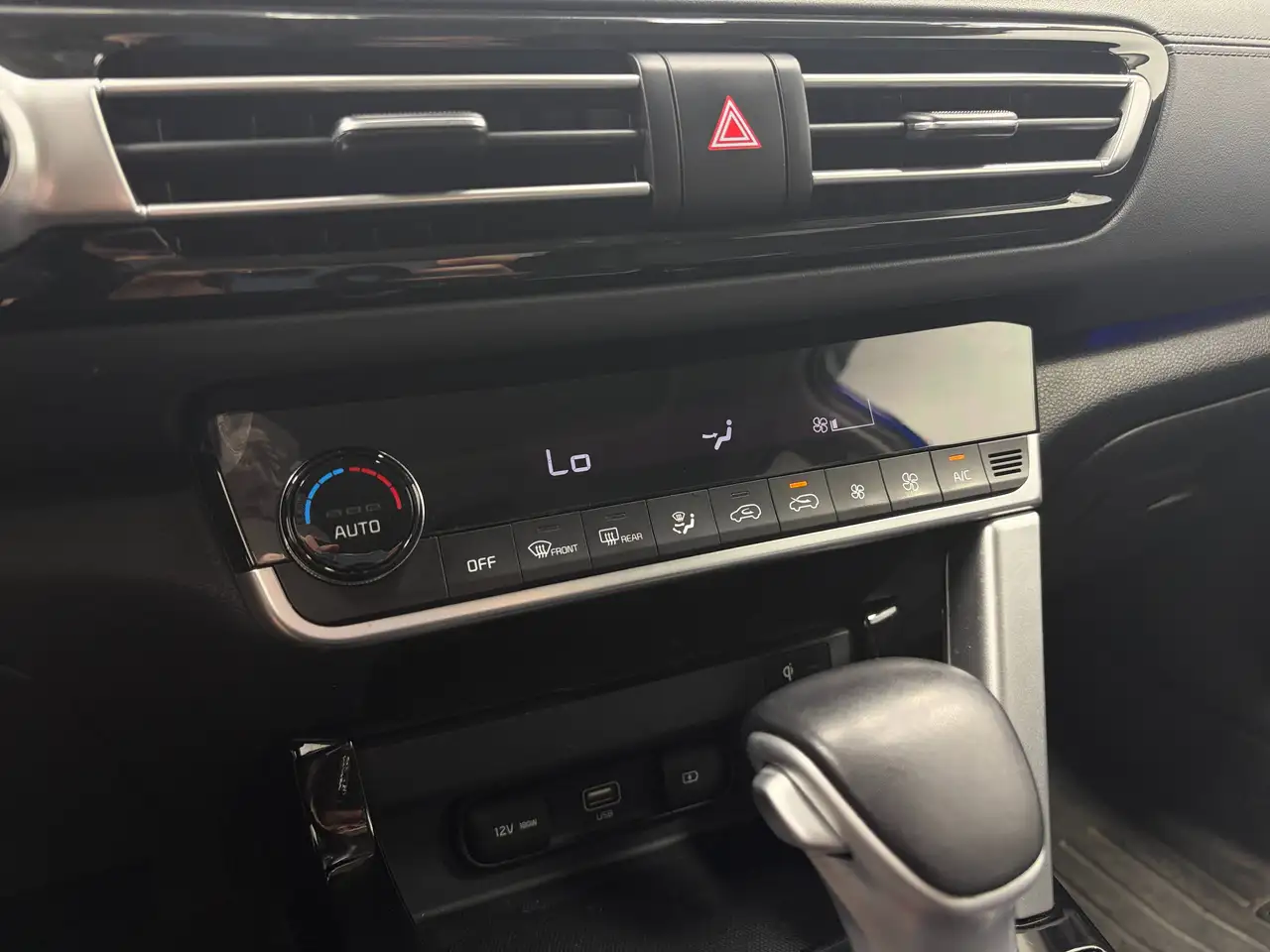 Kia Seltos снимка Kia Seltos