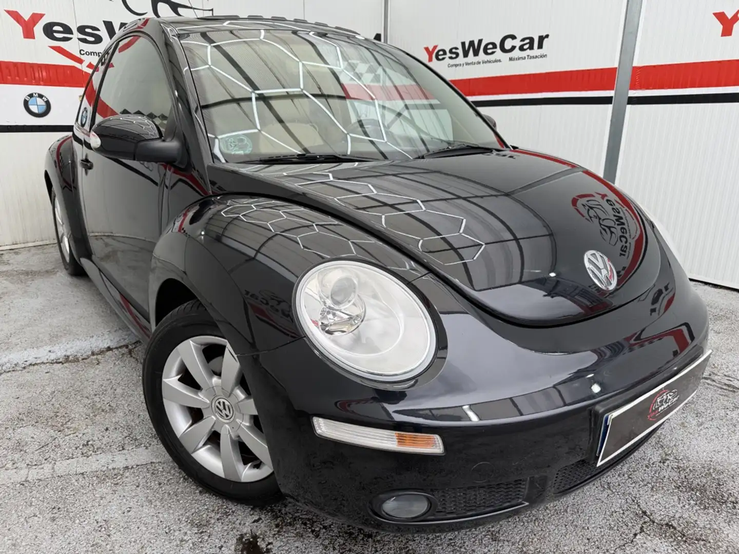 Volkswagen Beetle 1.6 Aut. 6 Noir - 1