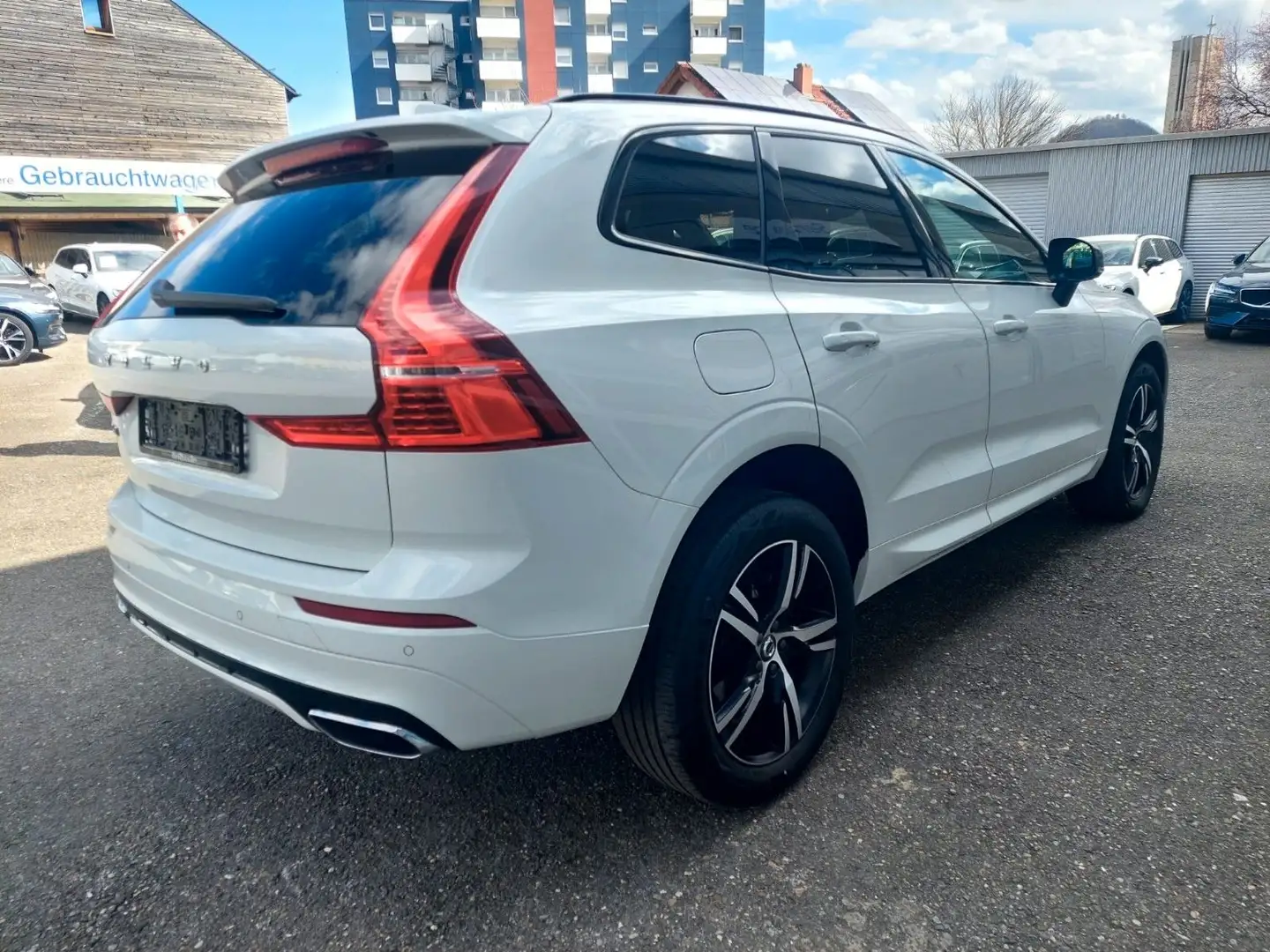 Volvo XC60 T6 R-Design AWD Recharge Plug-In Hybrid Weiß - 2
