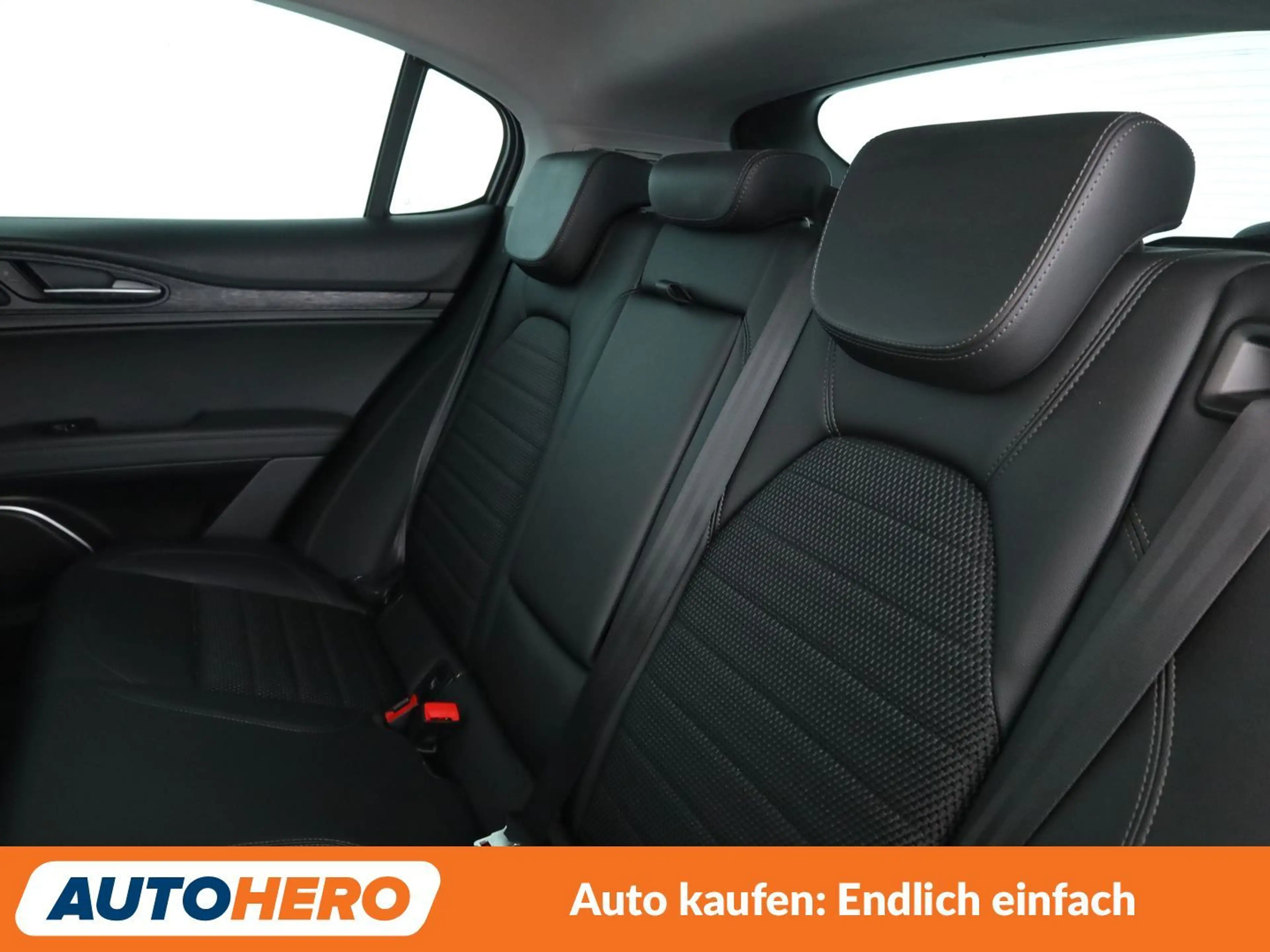Alfa Romeo Stelvio 2.2 JTDM Super 2WD Aut.*NAV*ACC*PDC*SHZ*ALU*KLIMA* — photo 14