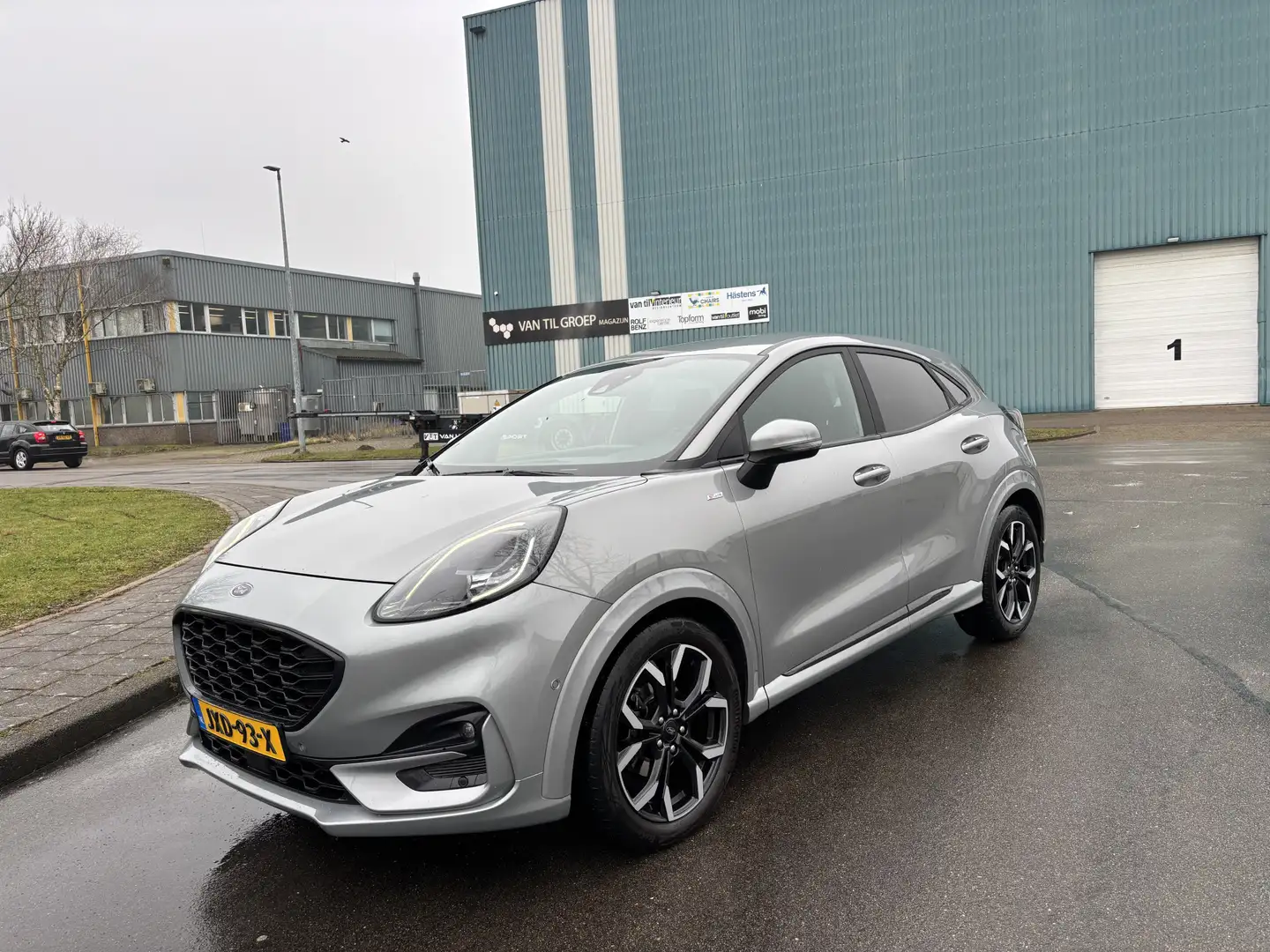 Ford Puma 1.0i EcoBoost Hybrid ST-Line X 6-Bak 125 PK. Eerst Grau - 1