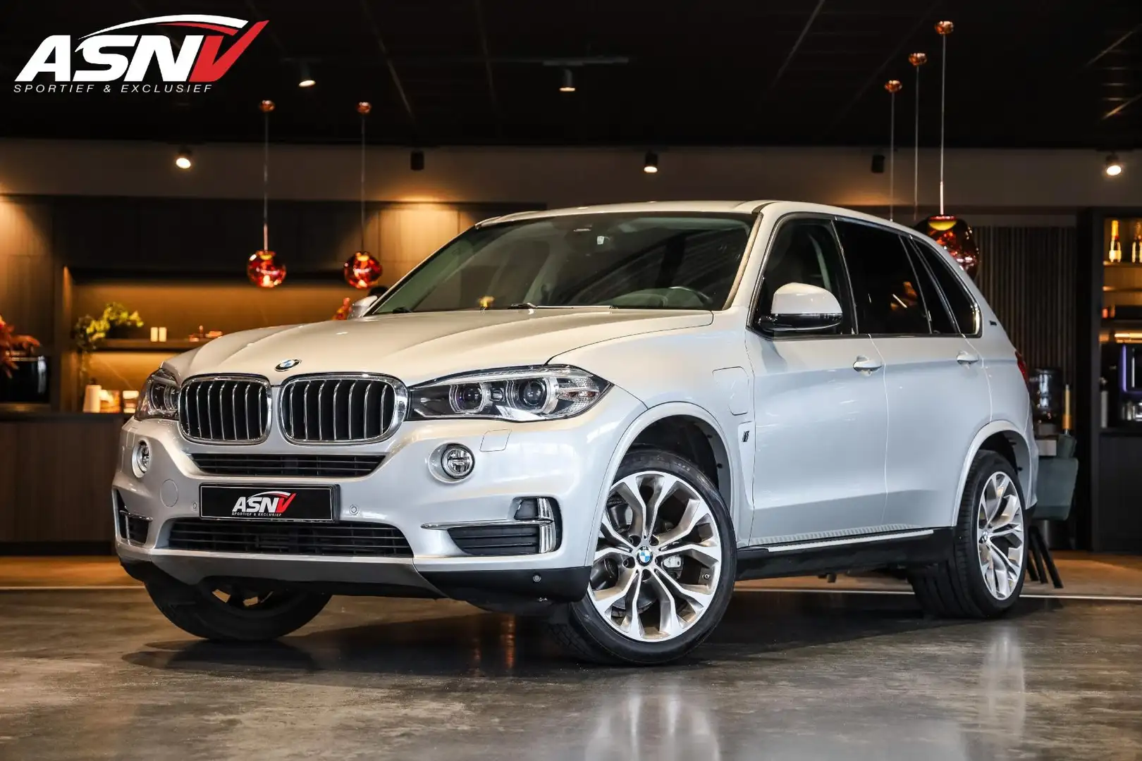 BMW X5 XDrive40e iPerformance High Executive, SOH/91%, 31 Grau - 1
