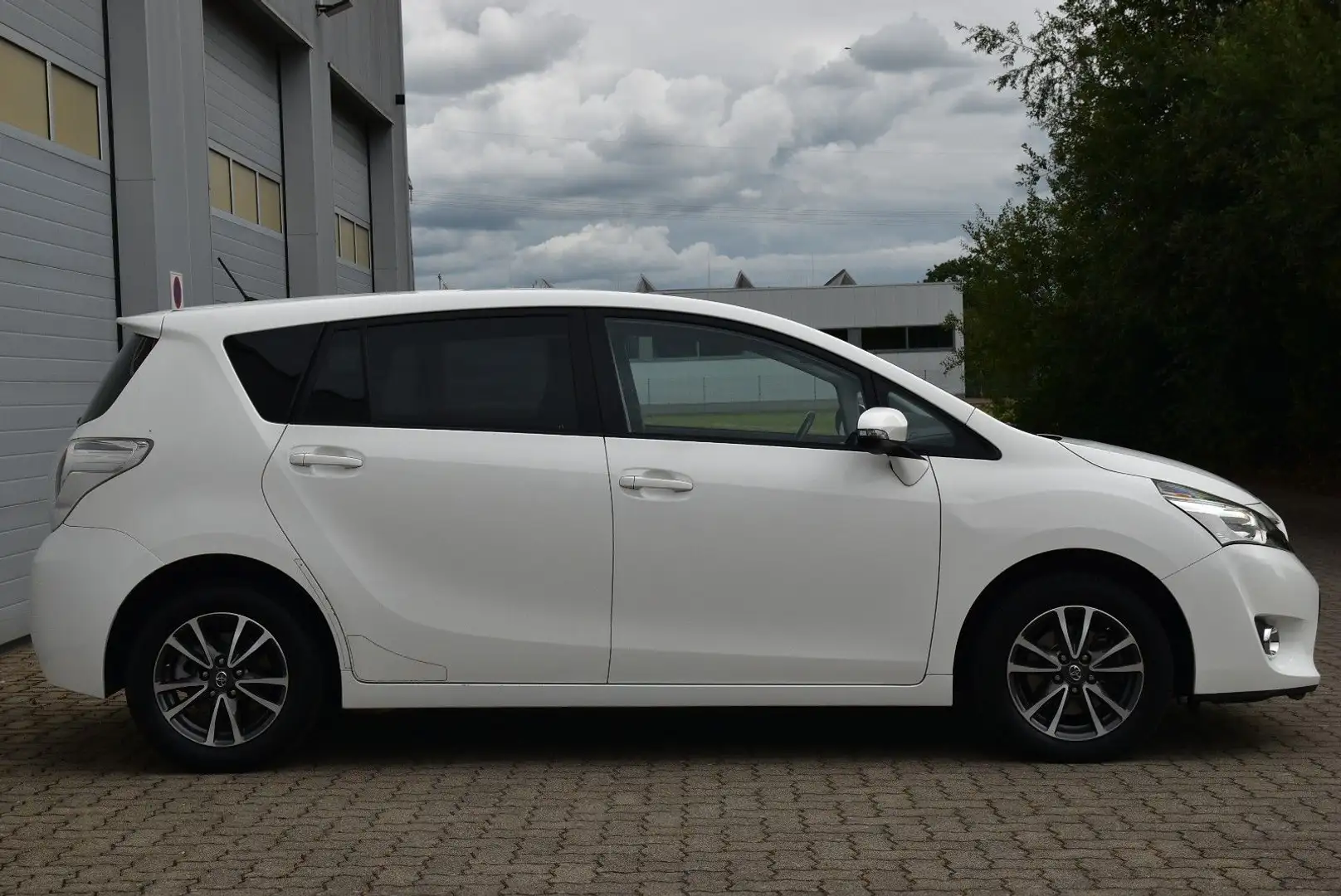 Toyota Verso Life AHK/Pano./Kamera/Klima/Tüv neu Blanc - 2