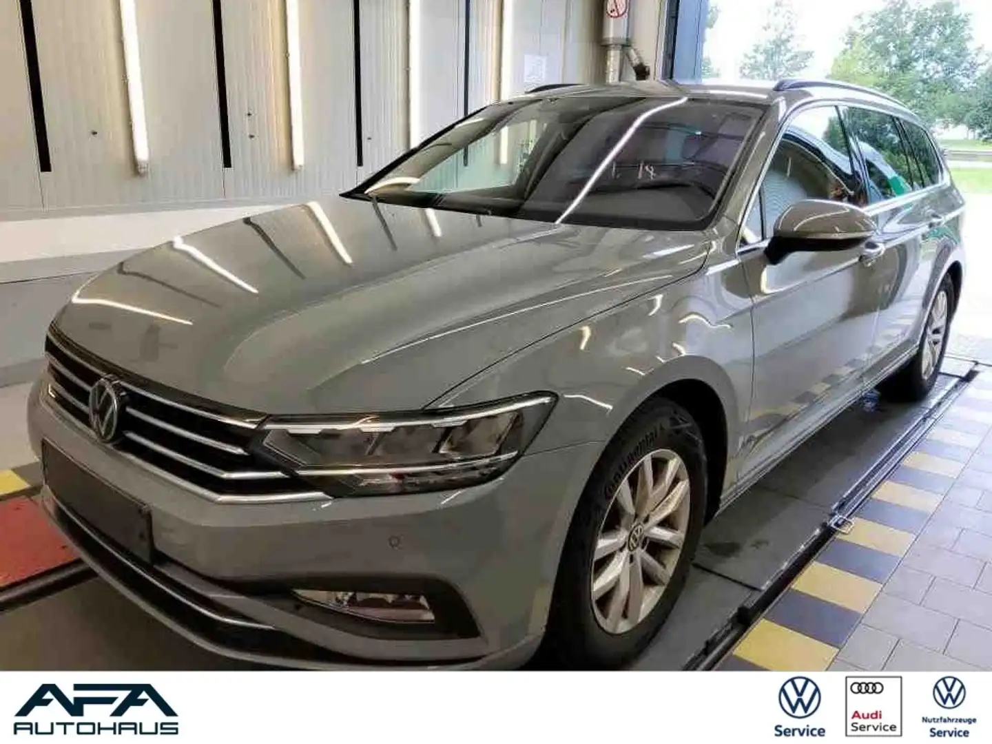 Volkswagen Passat Variant 1.5 TSI Business LED*Navi*ACC*RFK Grau - 1