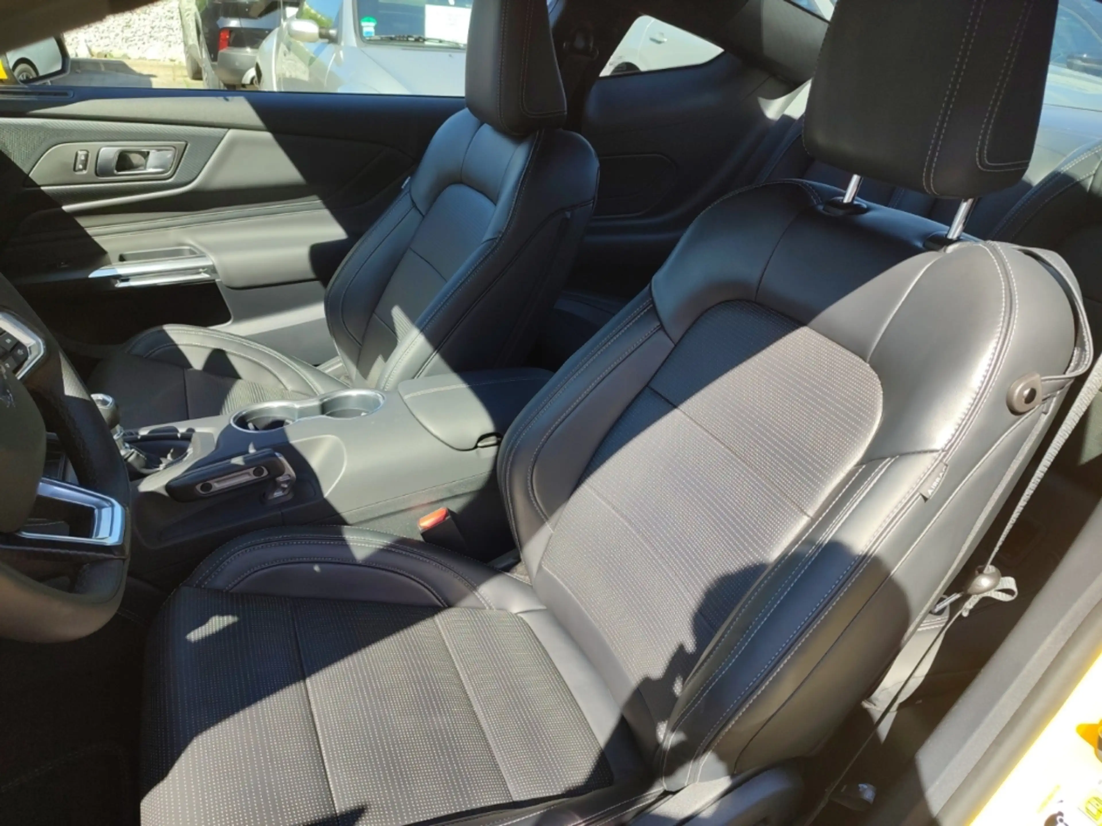 Ford Mustang Fastback 5.0 Ti-VCT V8 328 kW GT Navi Leder Sounds — photo 8